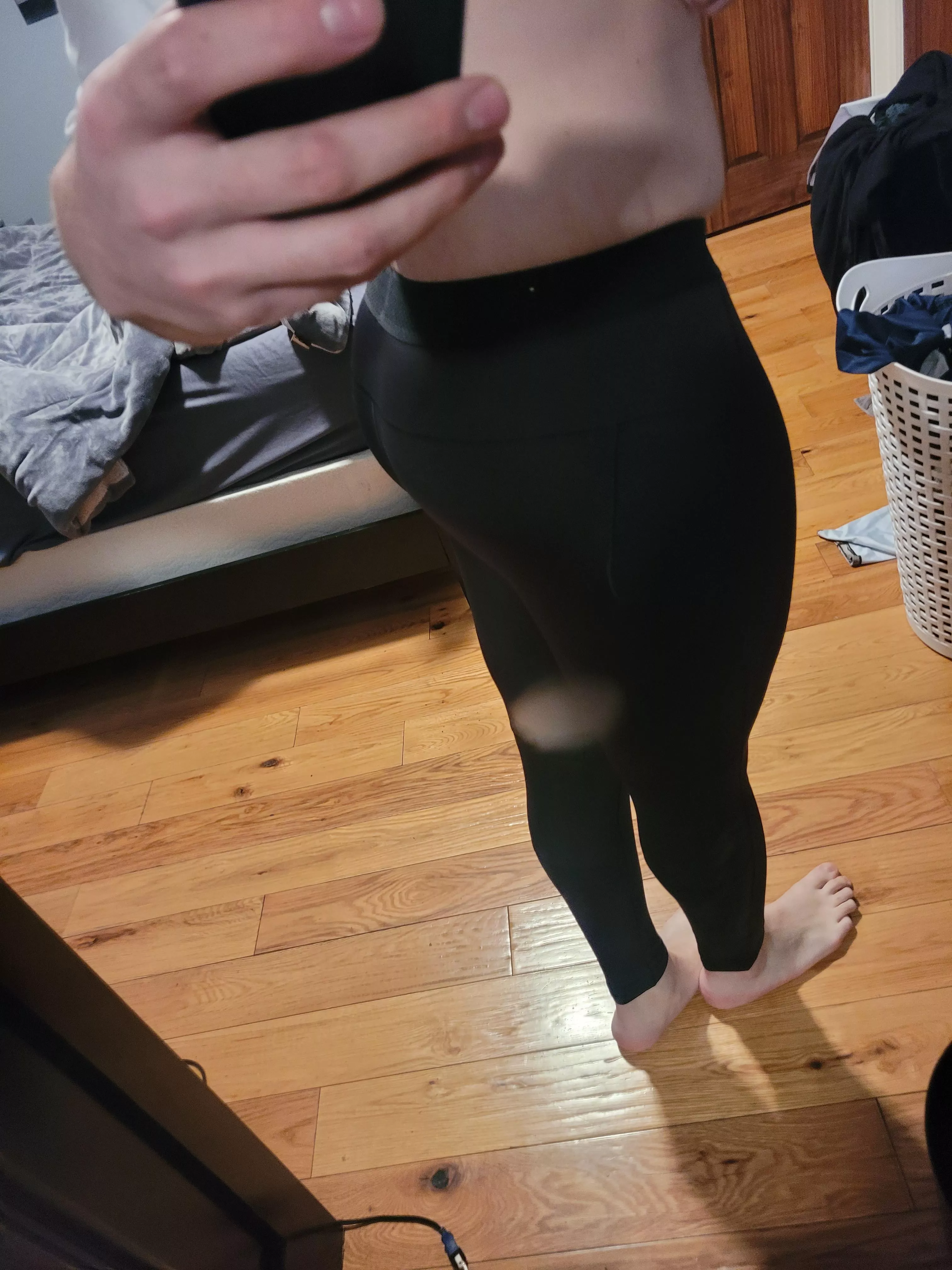 Got some tights, they make my ass look great!