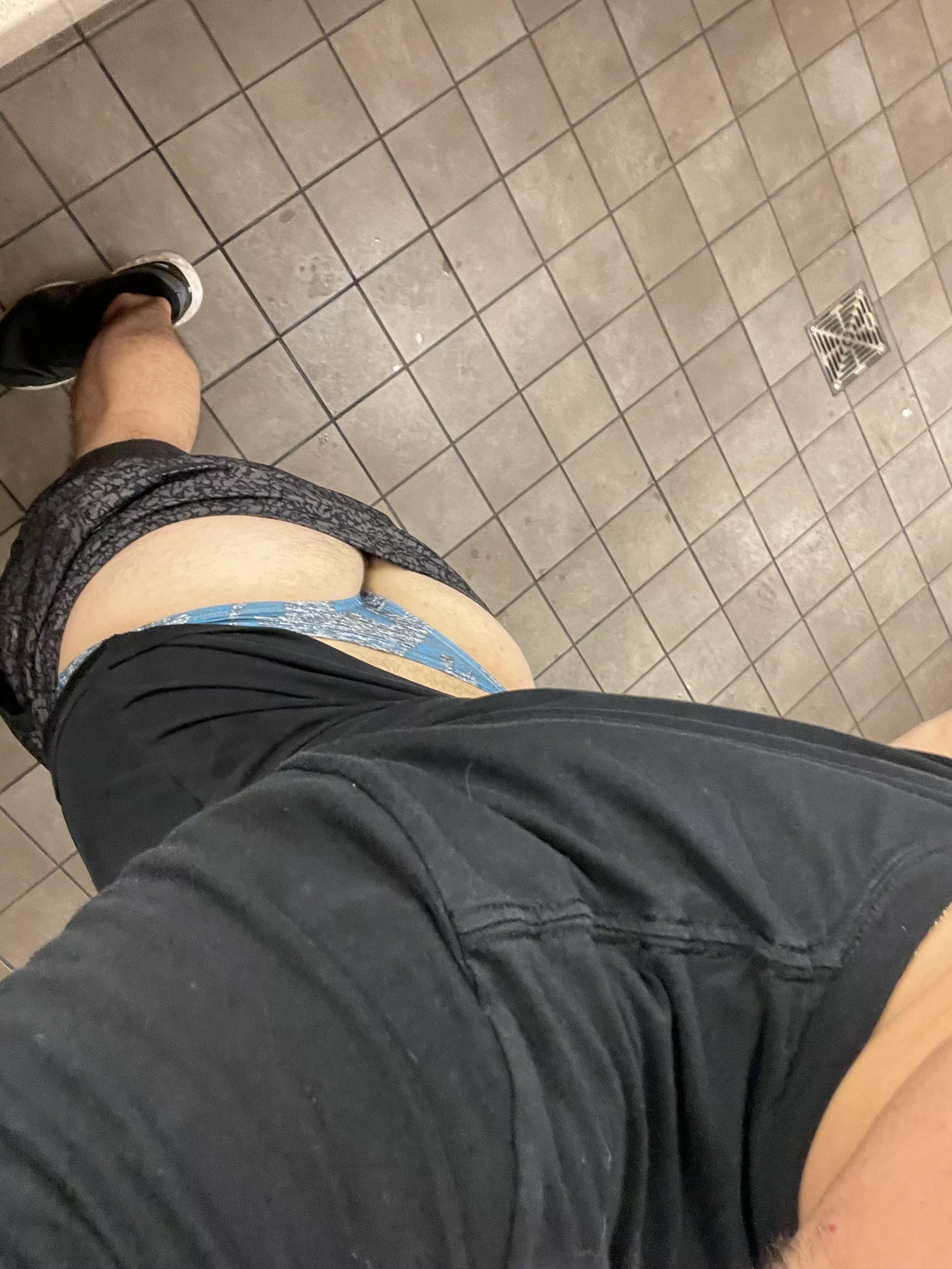 Gym attire! PM what you think☺️?