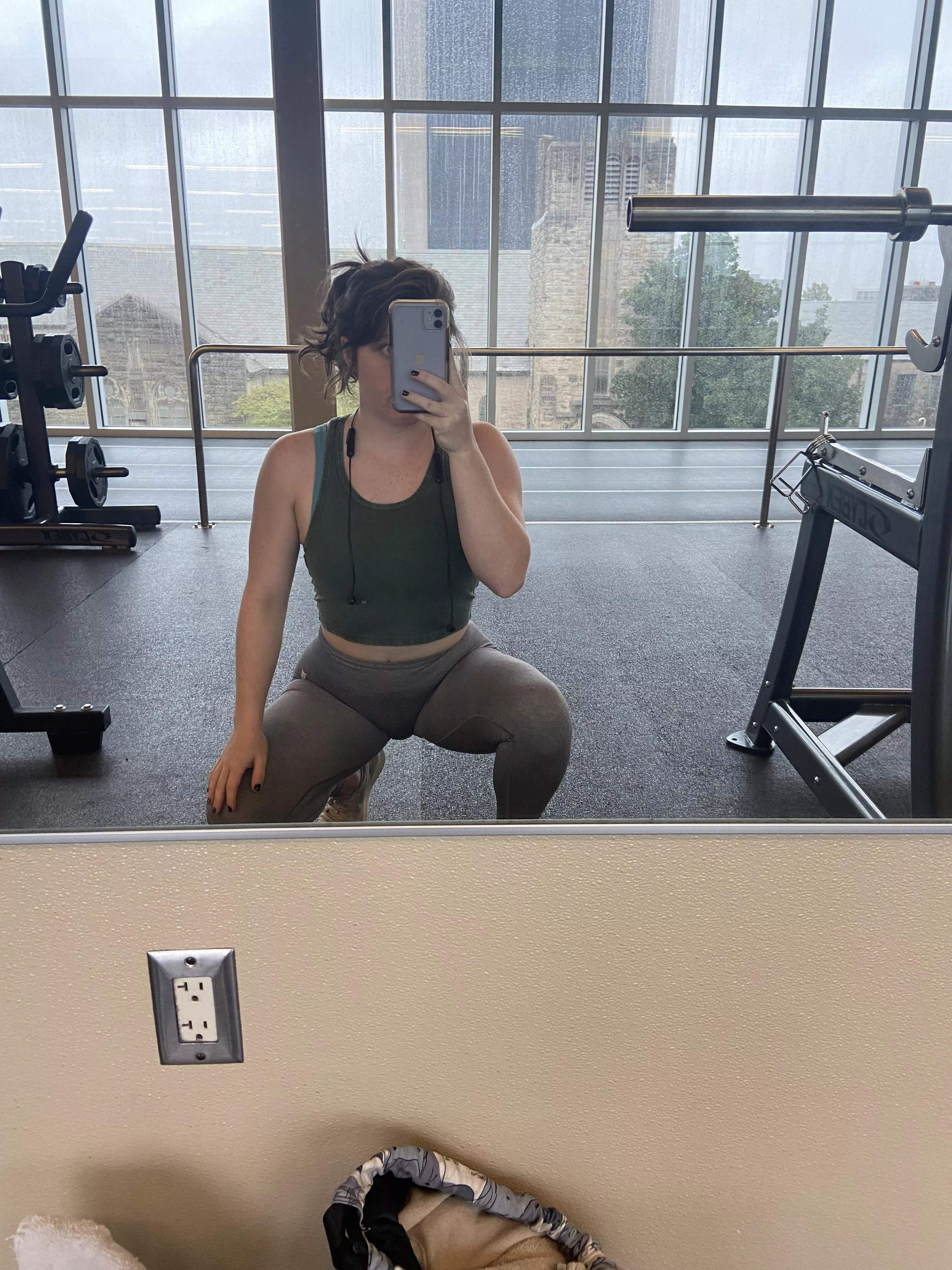 Gym hip cleavage