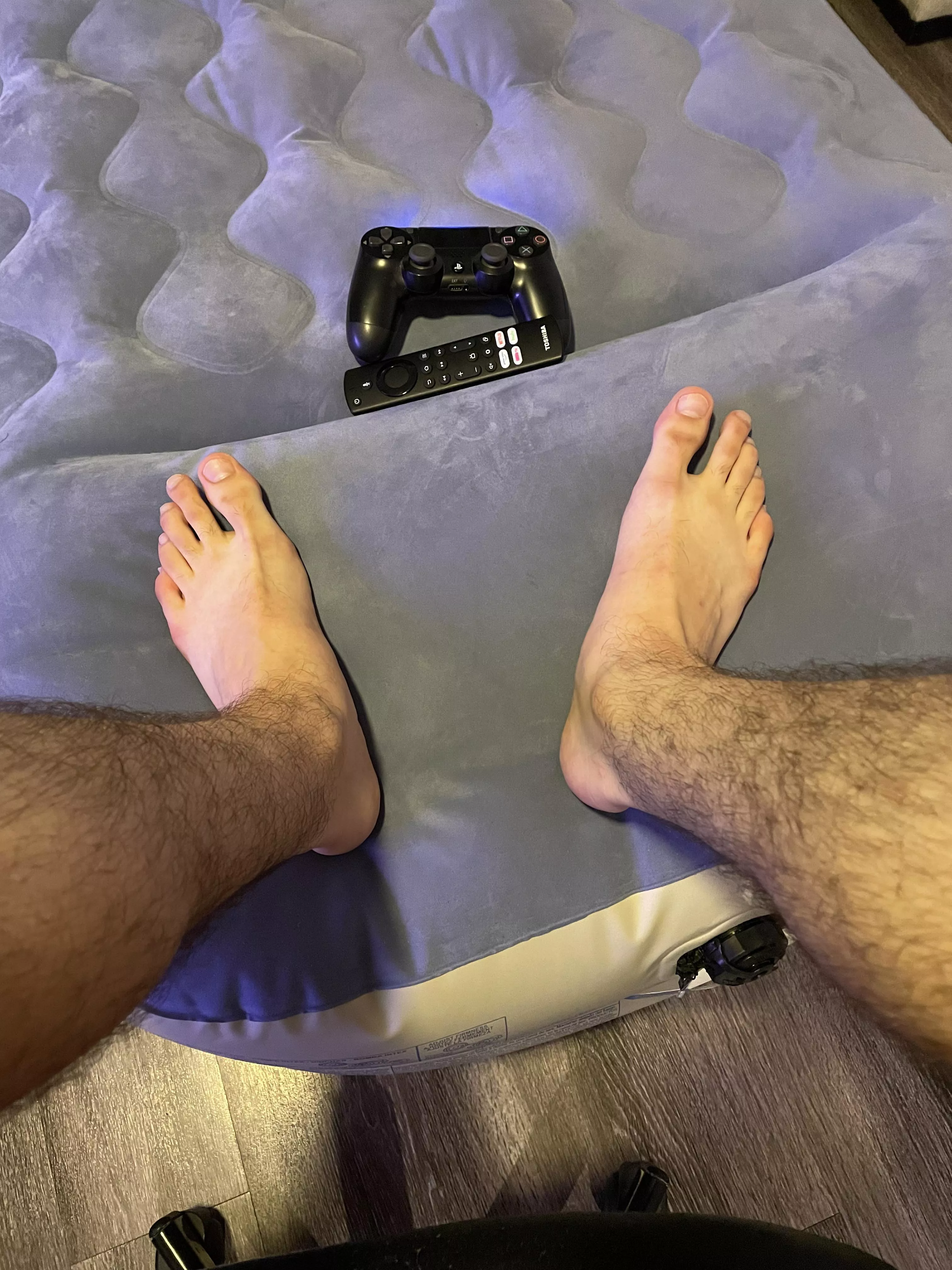 Hairy legs and (mostly) smooth feet