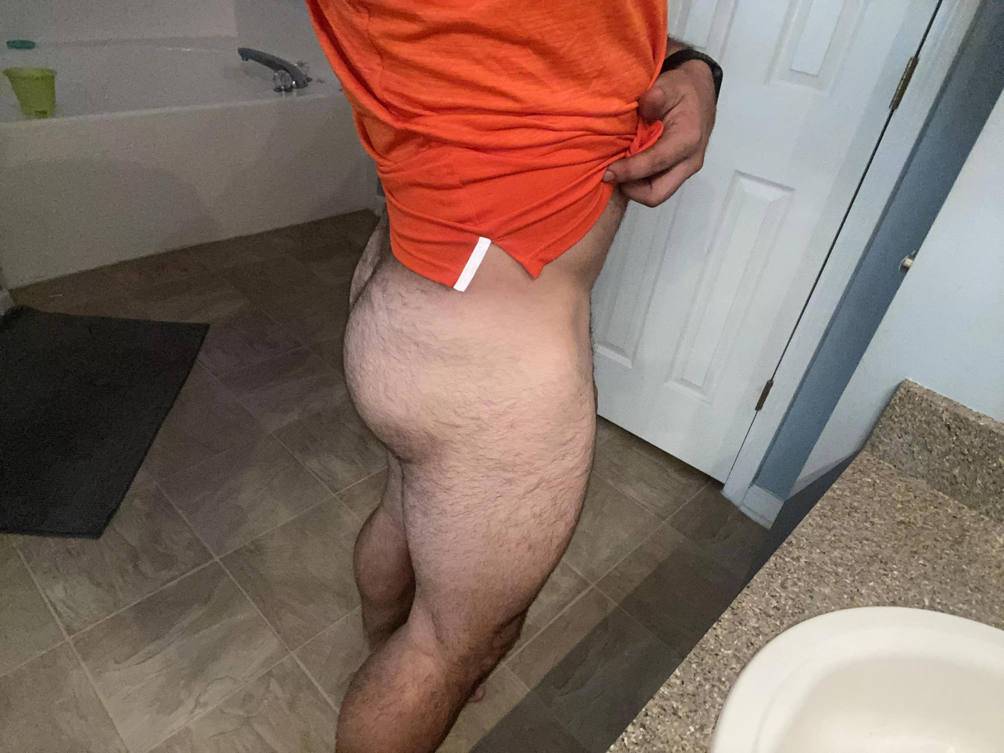 Hairy plump ass for ya ðŸ‘ðŸ˜