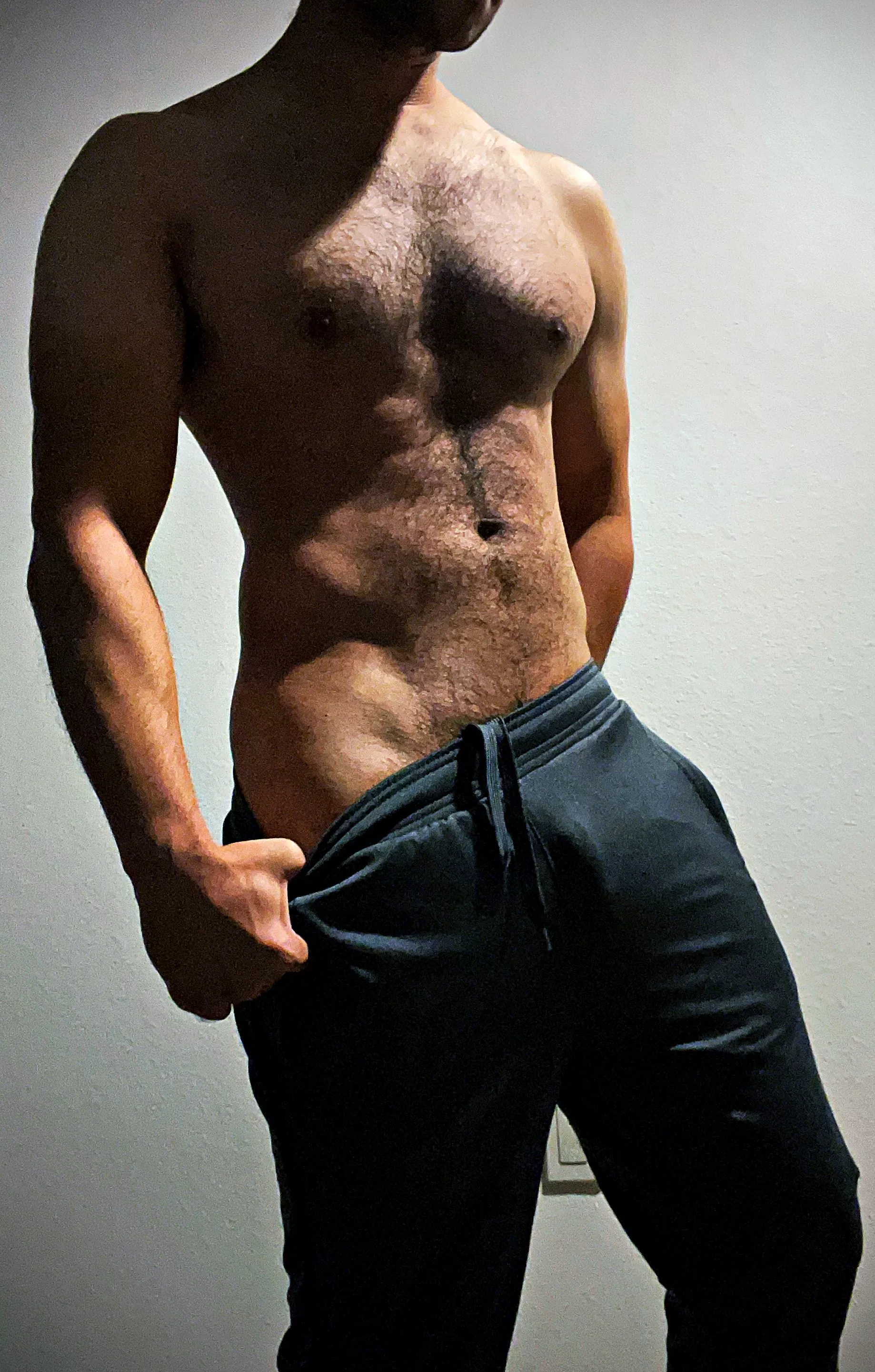 Hairy torso post gym