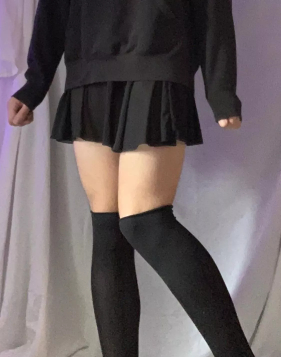 Happy femboy Friday!! Hereâ€™s an outfit to celebrate! ðŸŽ‰ let me know what you guys think ok? <3