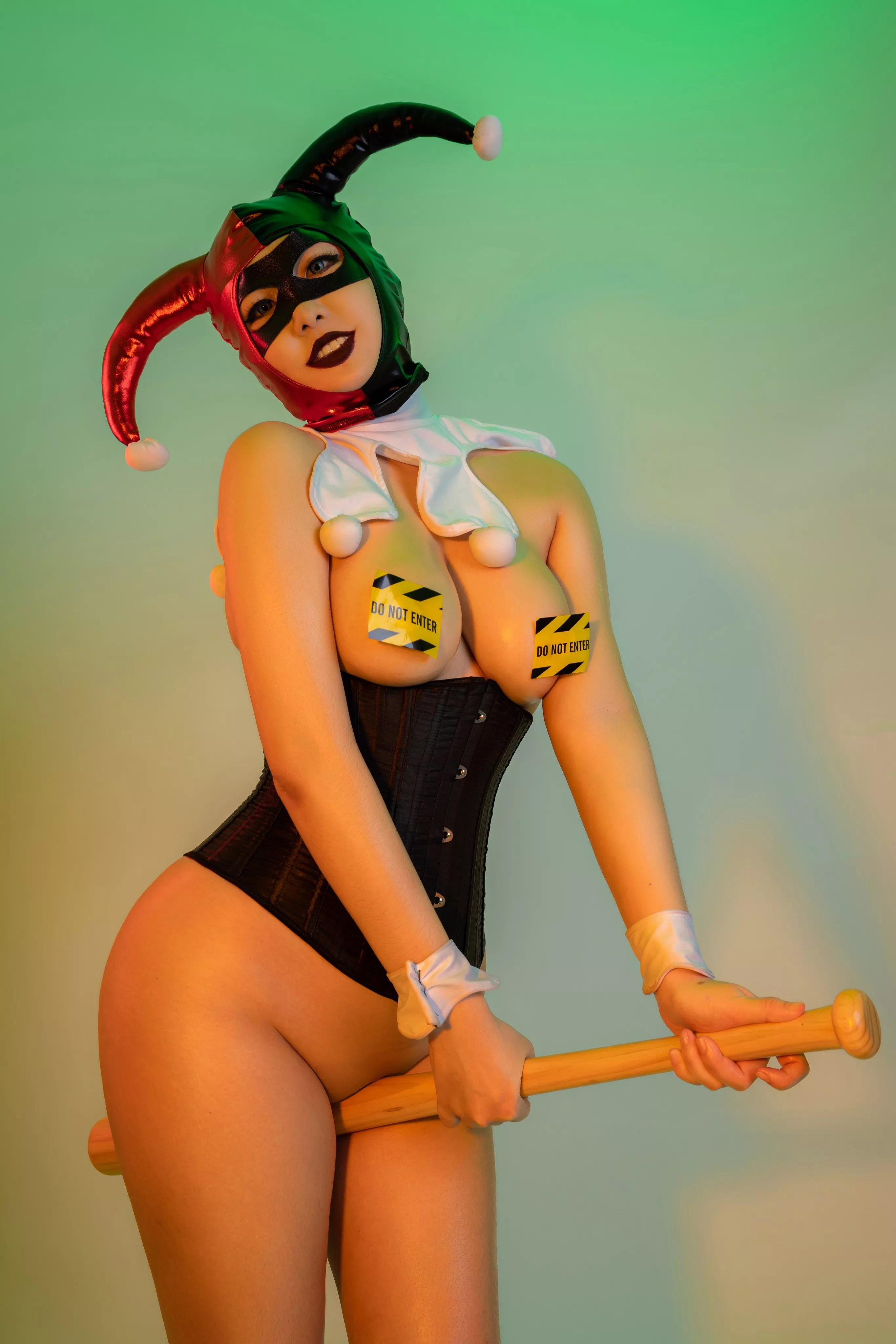 Harley Quinn cosplay by SunnyVier