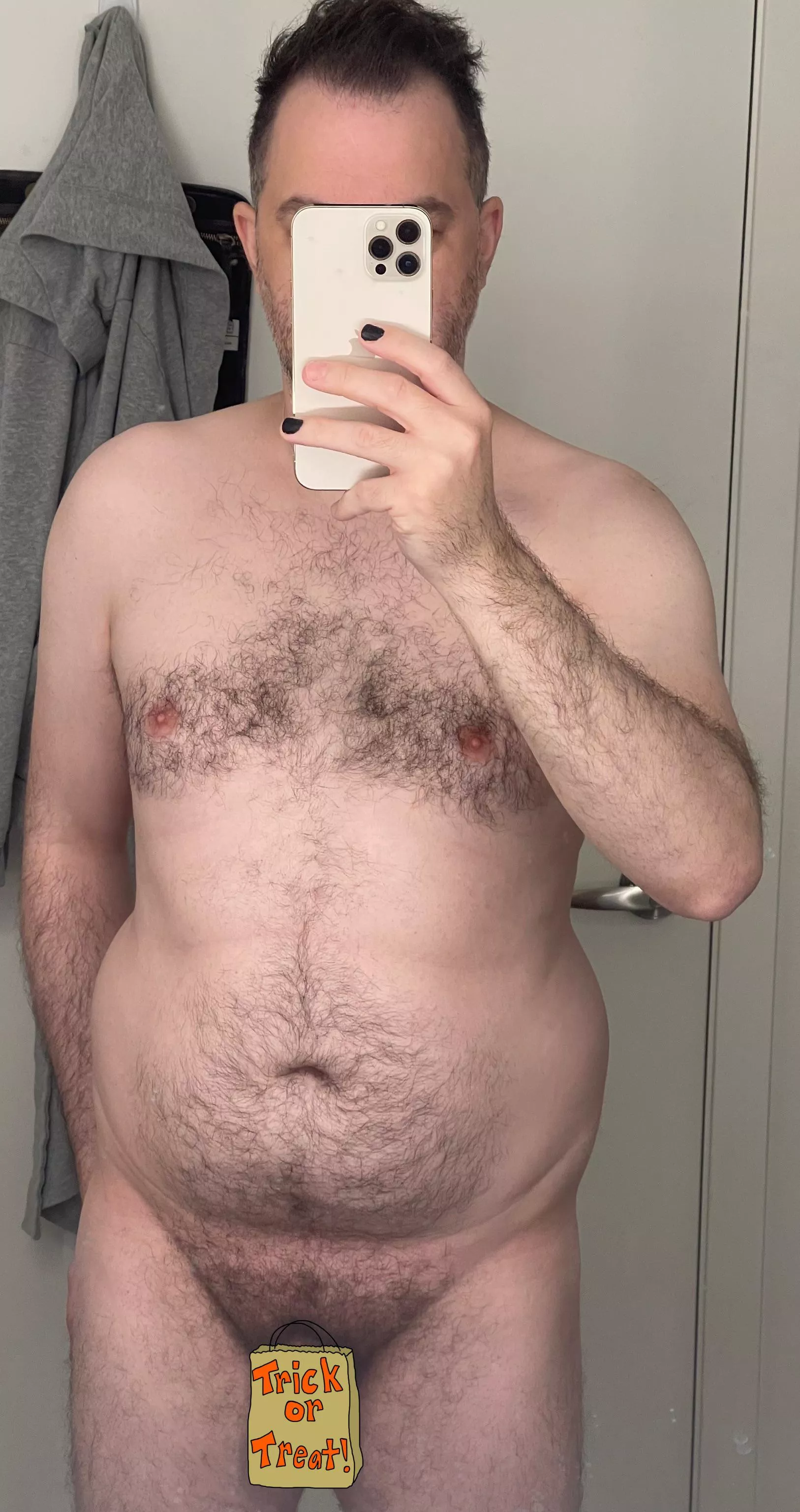 Hate my body but like my full bush.