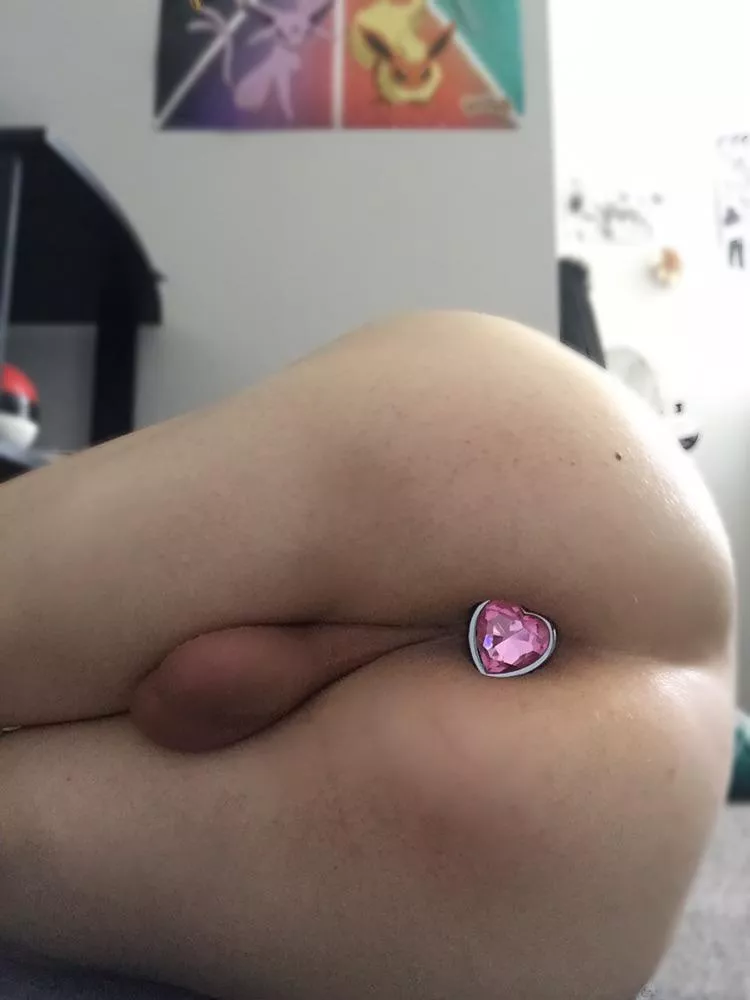 Have I got a pretty ass? c: