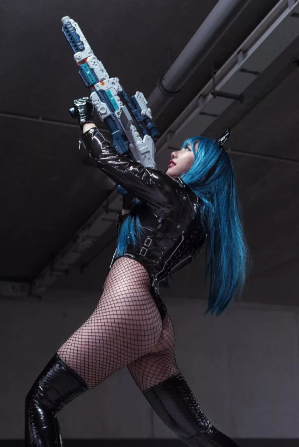 Have some guns n buns ðŸ¤–ðŸ’™ðŸ¦‹ [self]