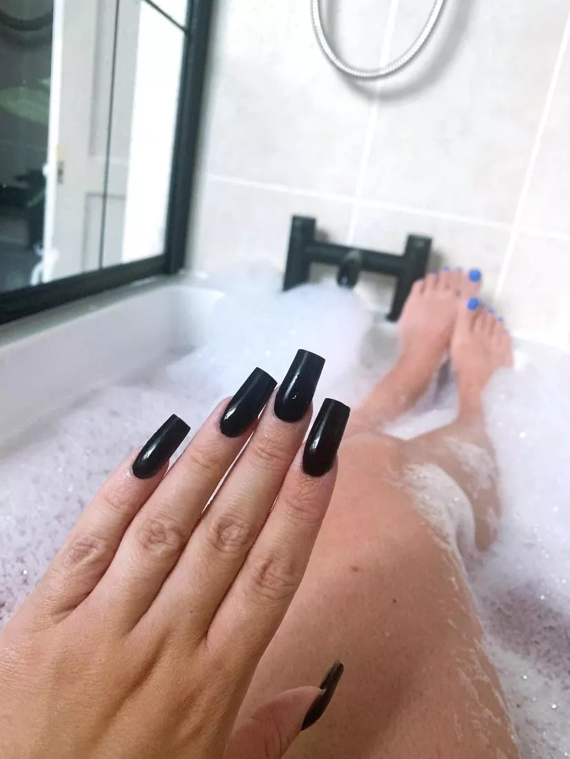 Have you ever been tickled in the bath? ðŸ˜ˆðŸ’…ðŸ¼ðŸ’¦ðŸ’¦