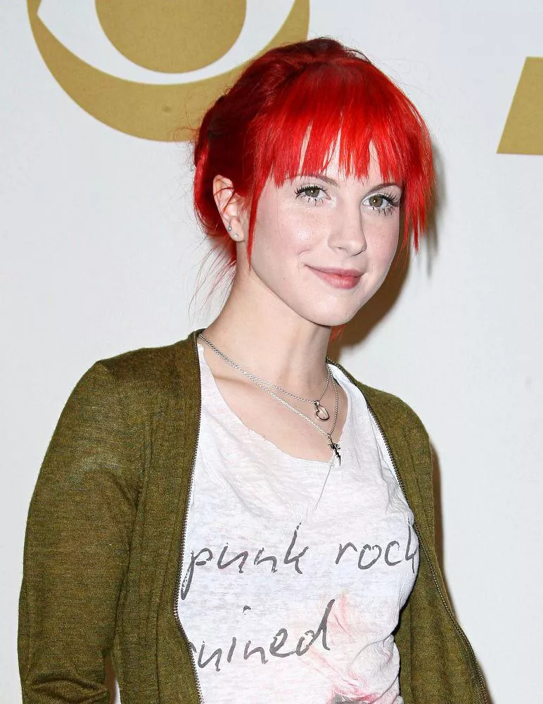 Hayley Williams makes Me Throb