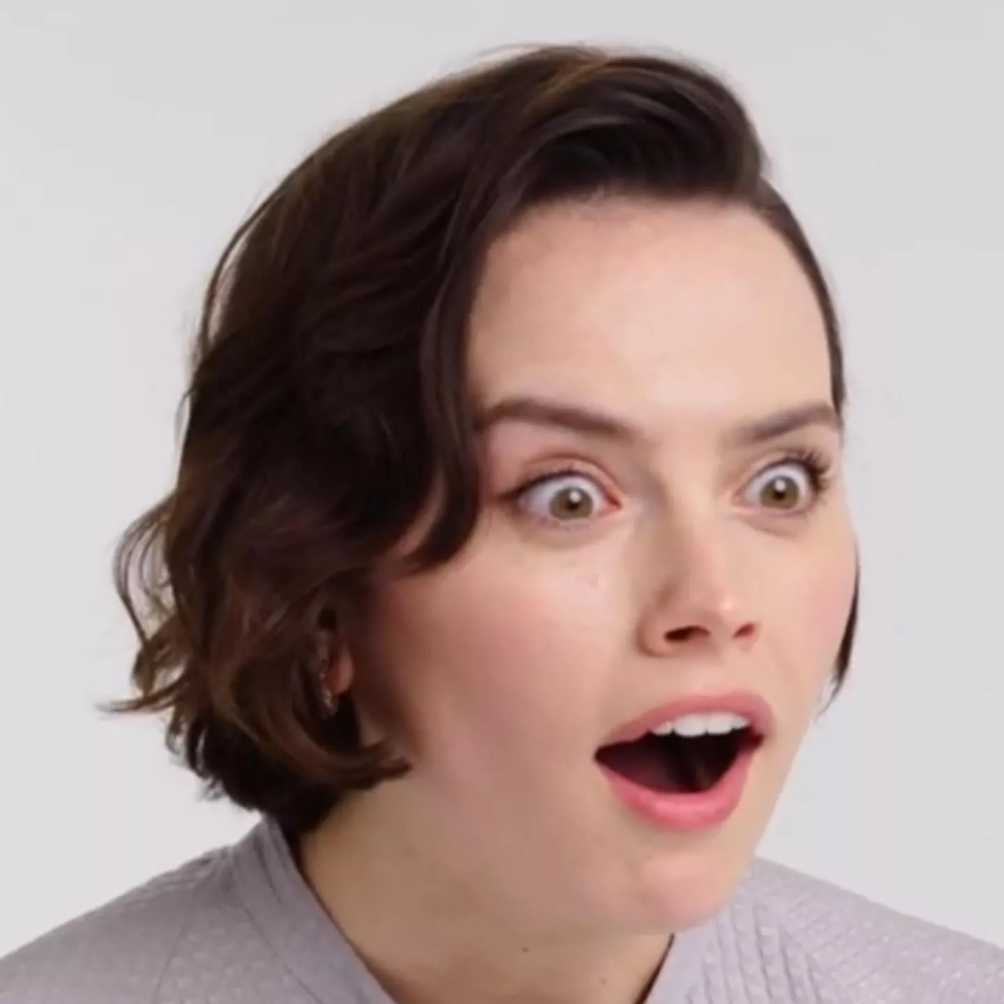 Help me cum to Daisy Ridley?