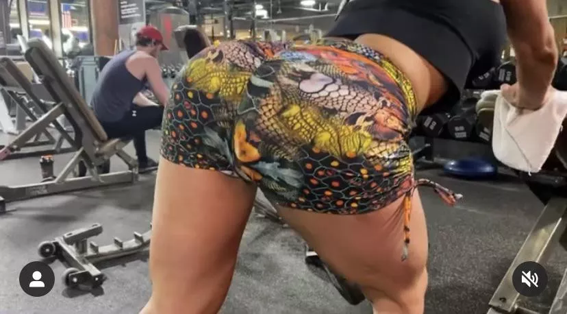 Her pants to the gym are the best