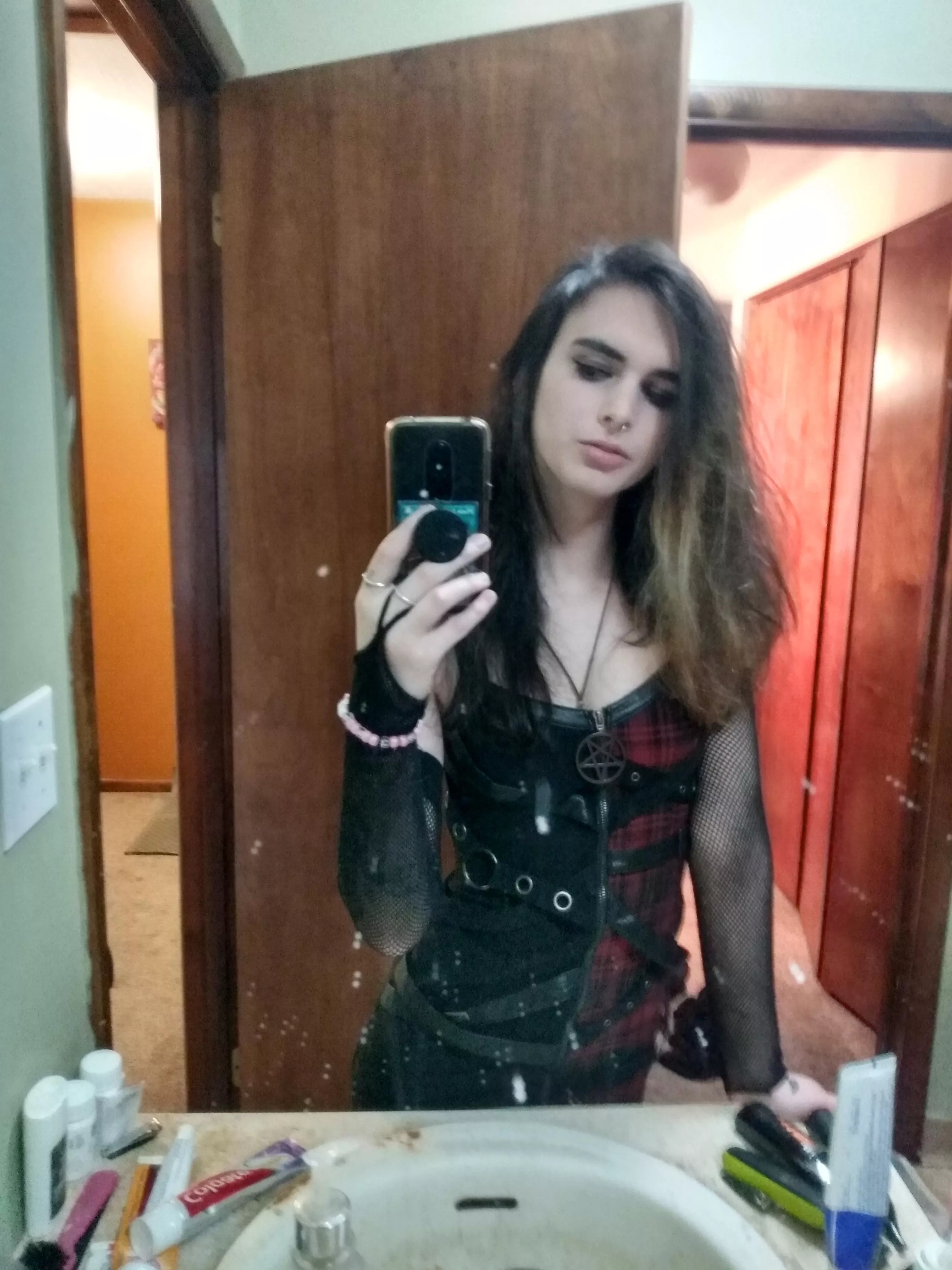 Here's a bathroom selfie from when I came back clubbing. Tell me how I look?🦇💖