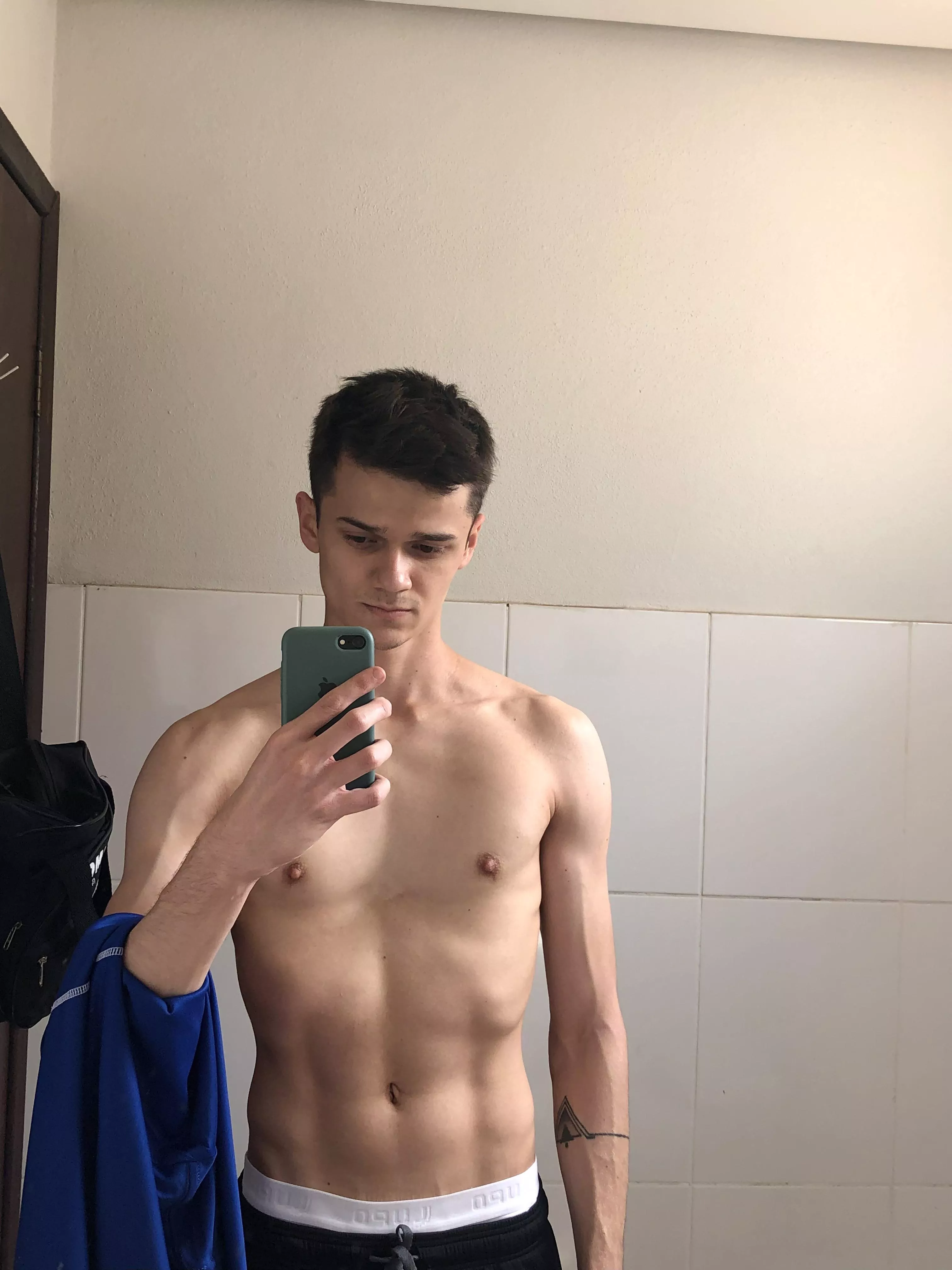 Hey boys 😌 what’s up? Picture from gym this week