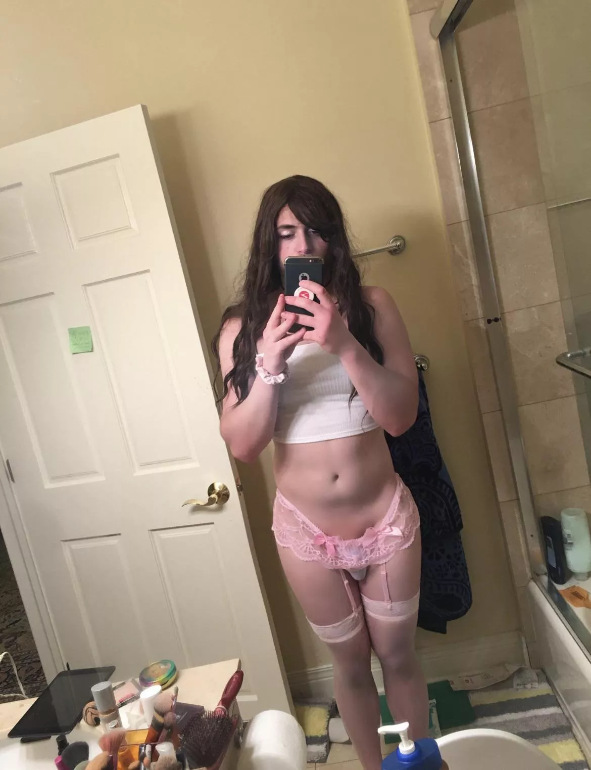 Hi I am a 20 year old Sissy❤️ I am new to reddit amd would love do reciving some dms boys😍 And also i dont have a sissy name🙈 do you guys have any good recommendations?❤️💋❤️