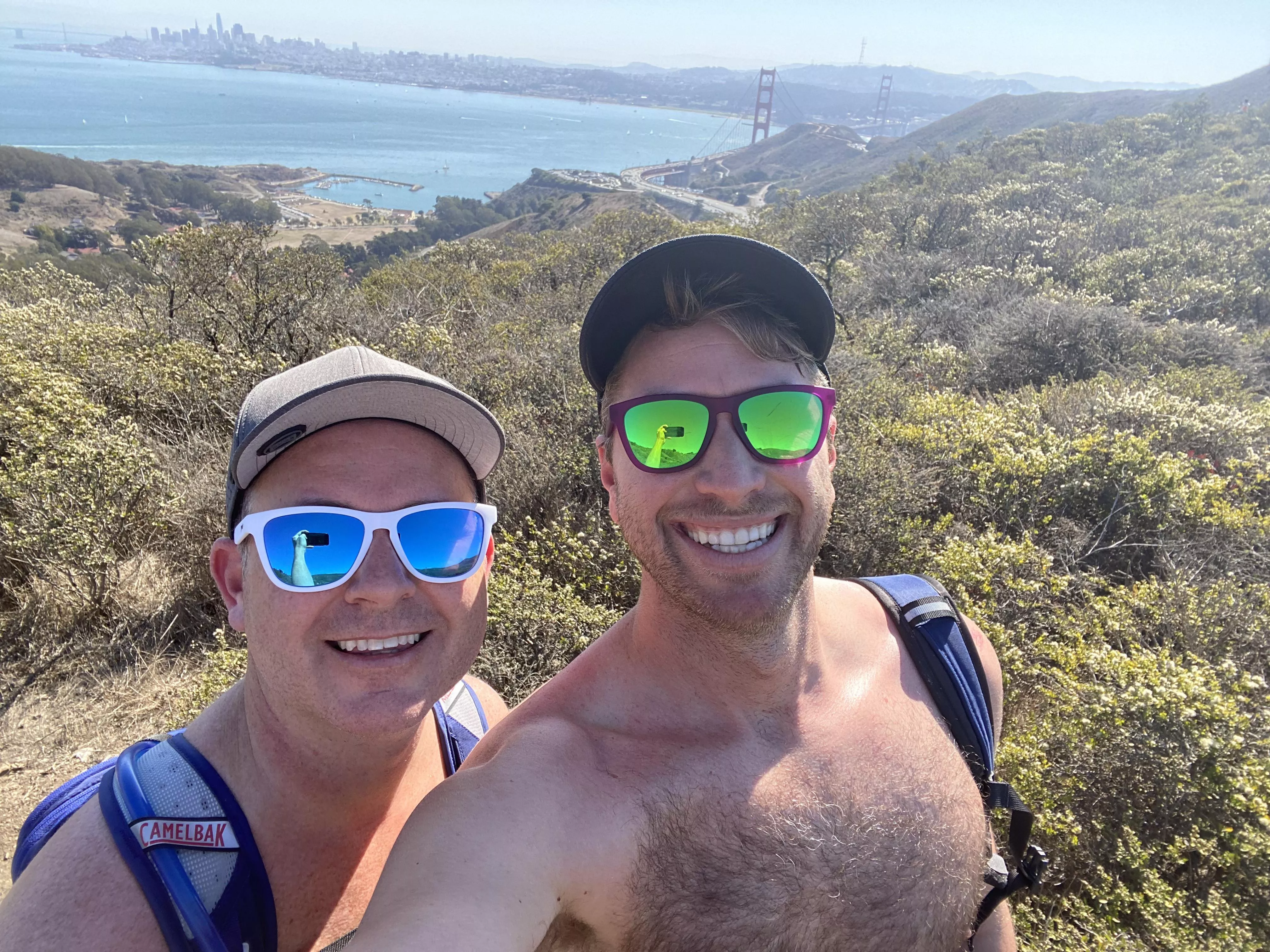 Hiking with the hubby around the Golden gate 😍. Not ready for winter!