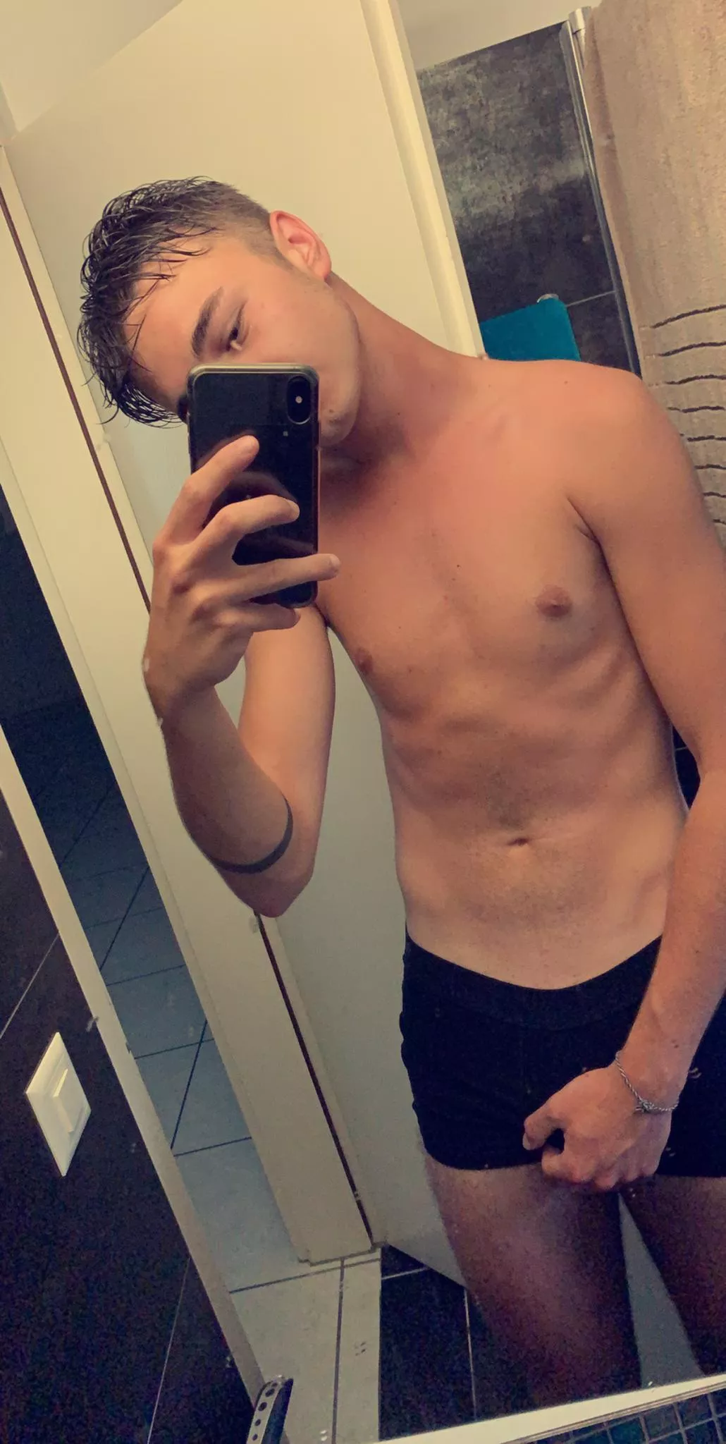 Hola [M]