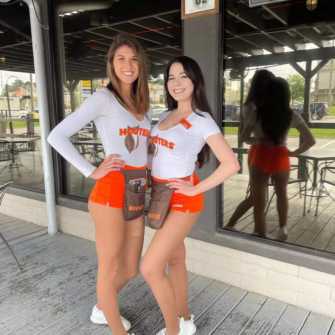 Hooters girl with ripped tights