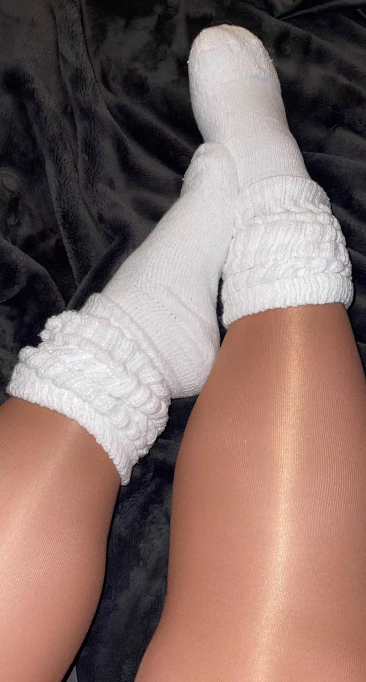 hope these white scrunch socks work [F]or you.