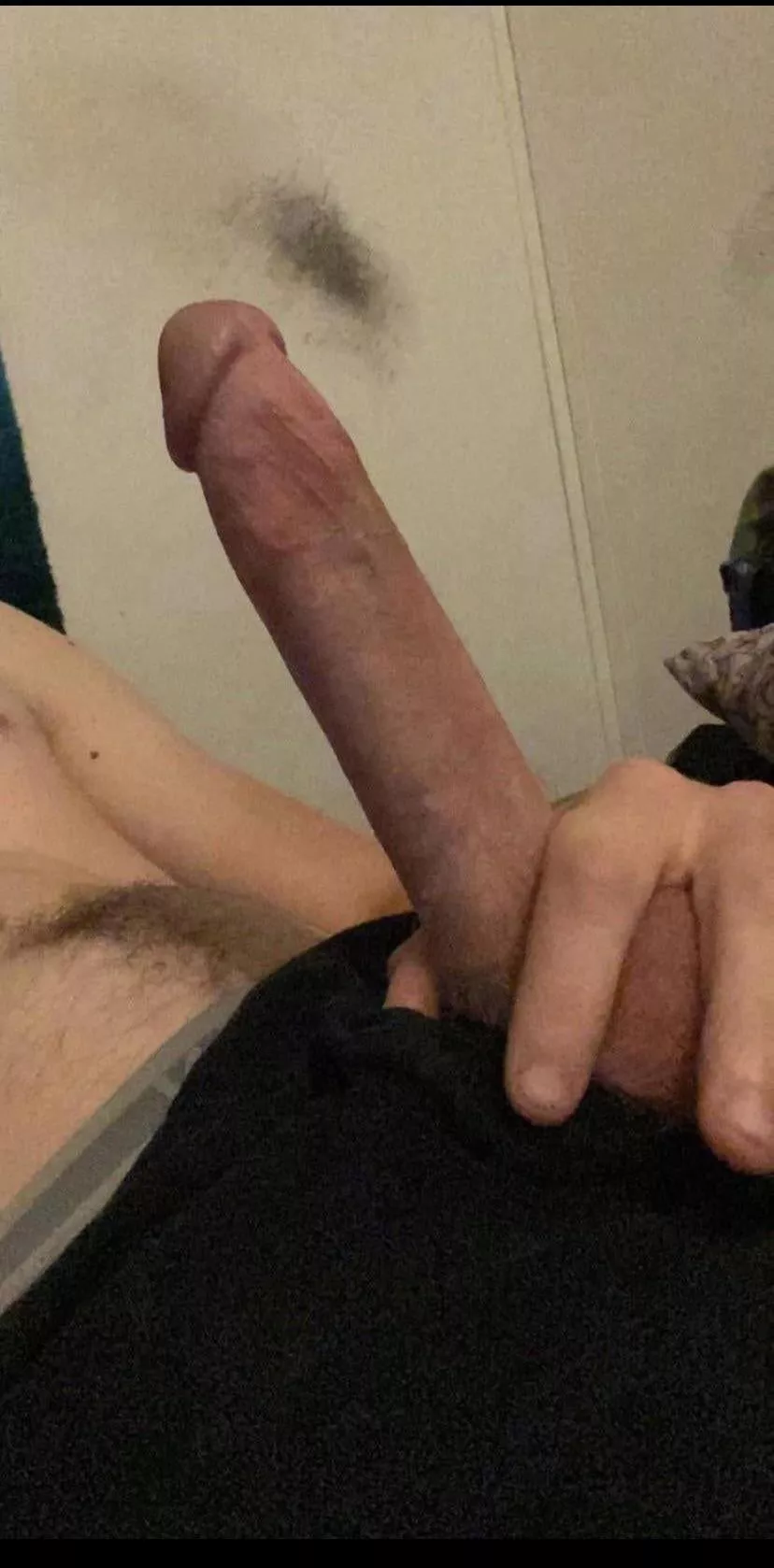 horny, chats open 😋