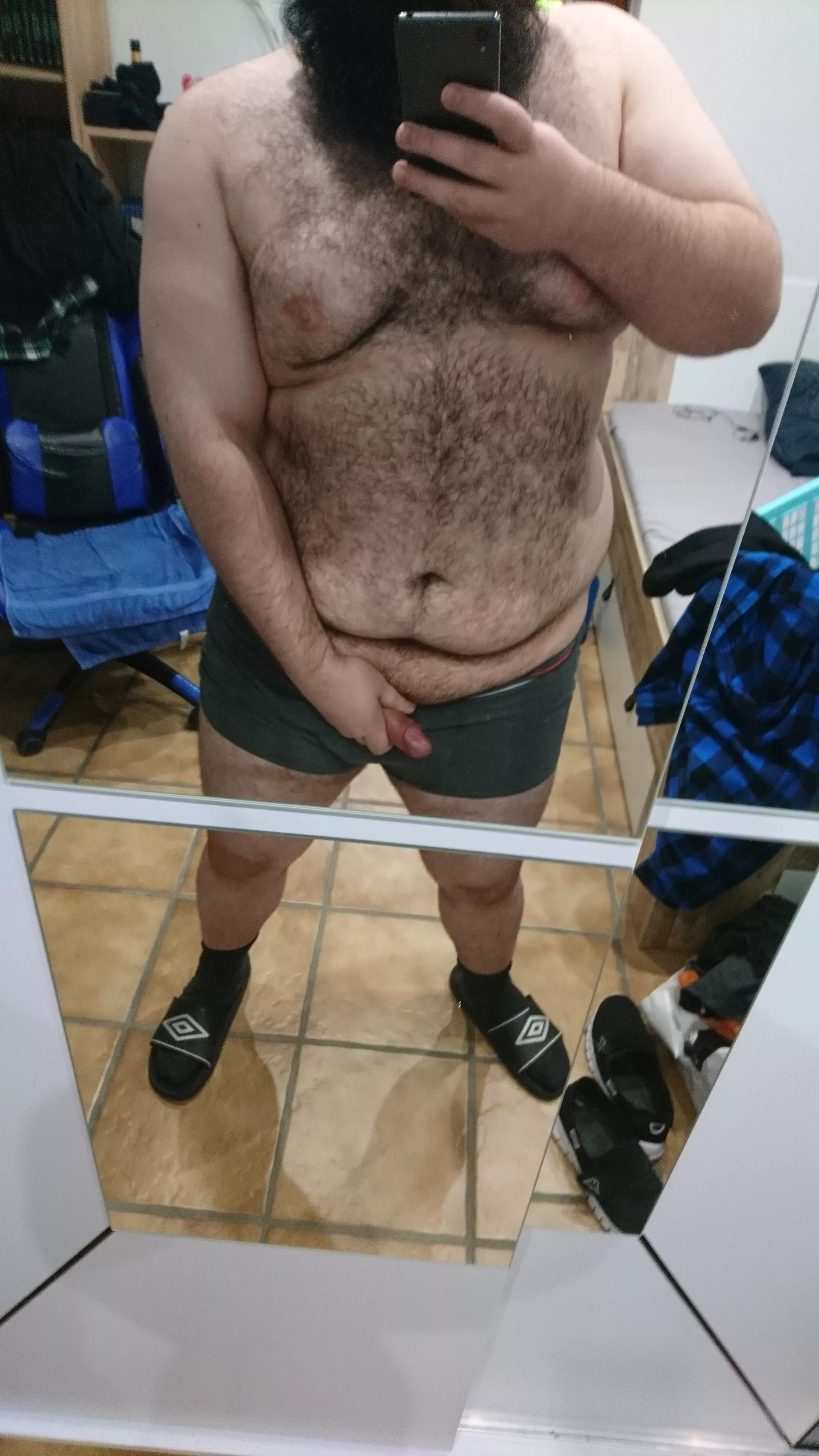 Horny daddy (28M) ready to bust a load or two. DMs open for good girls