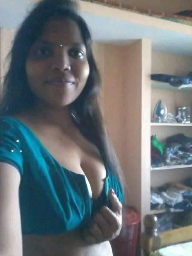 Horny tamil slut and 🔥 up ready for the 💦 process