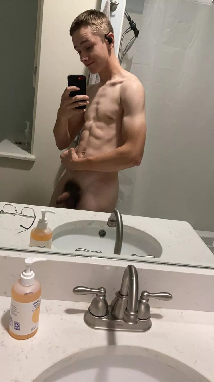 How about fit twinks? First time posting here, please be kind🥺