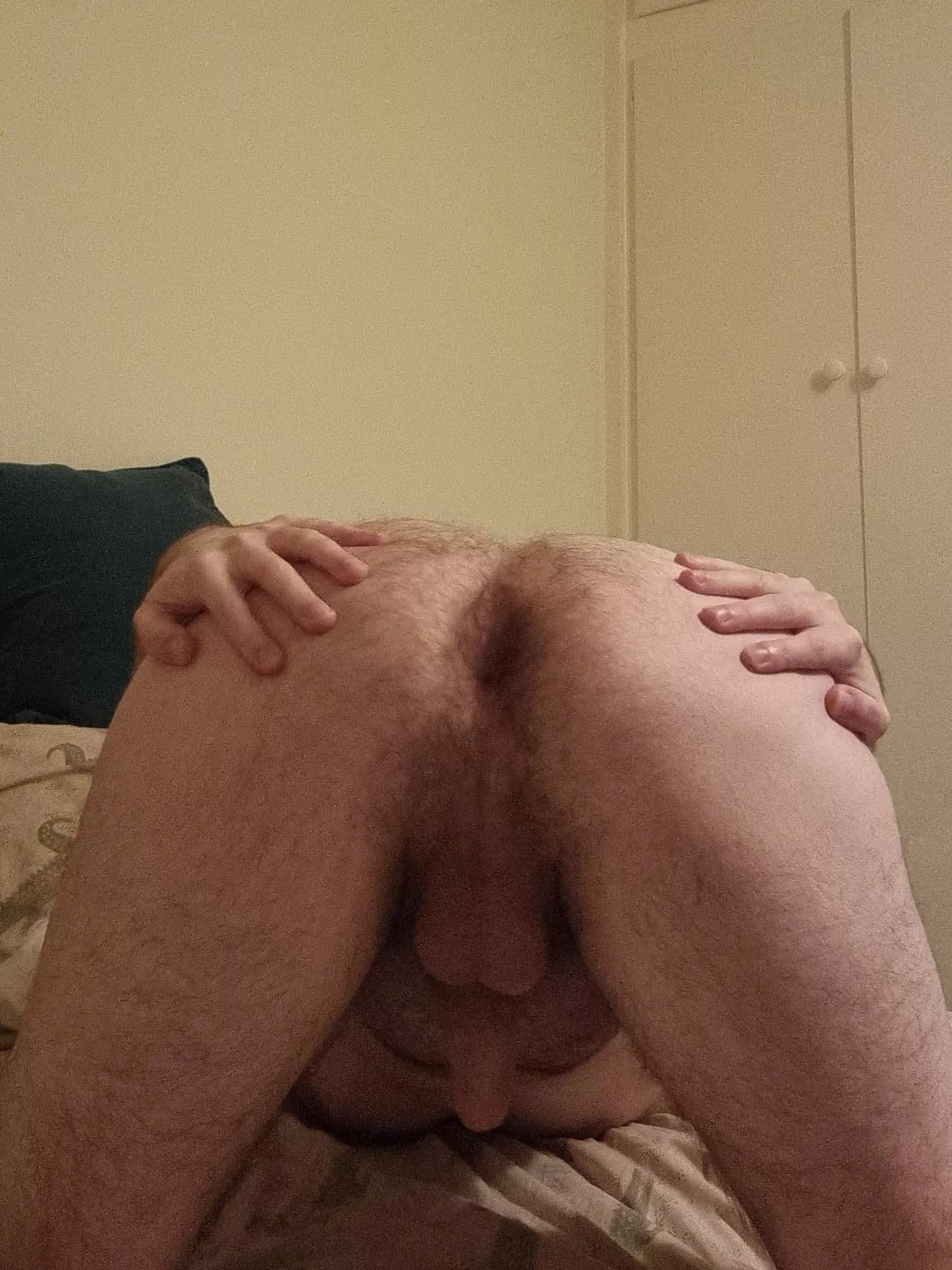 How do y'all like my hole?