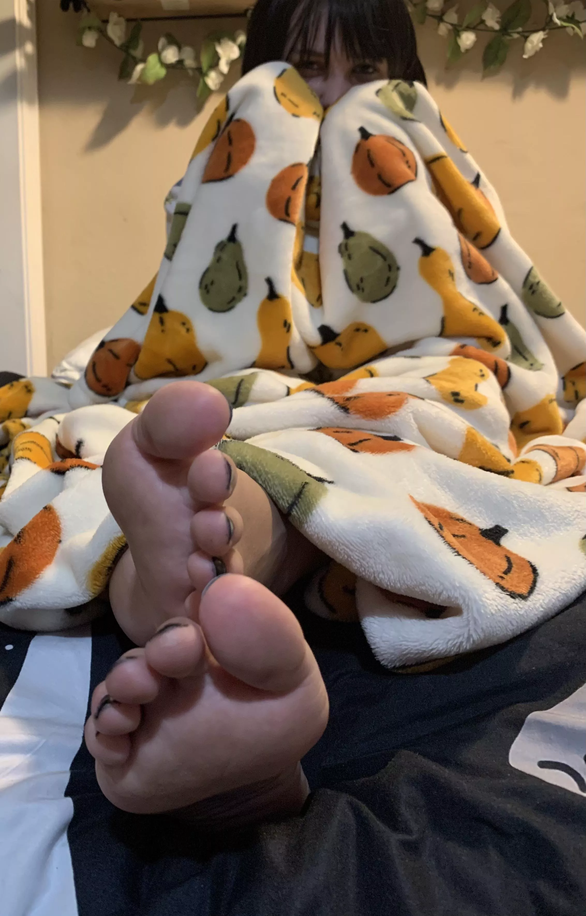 How do you like my feet? 🥰