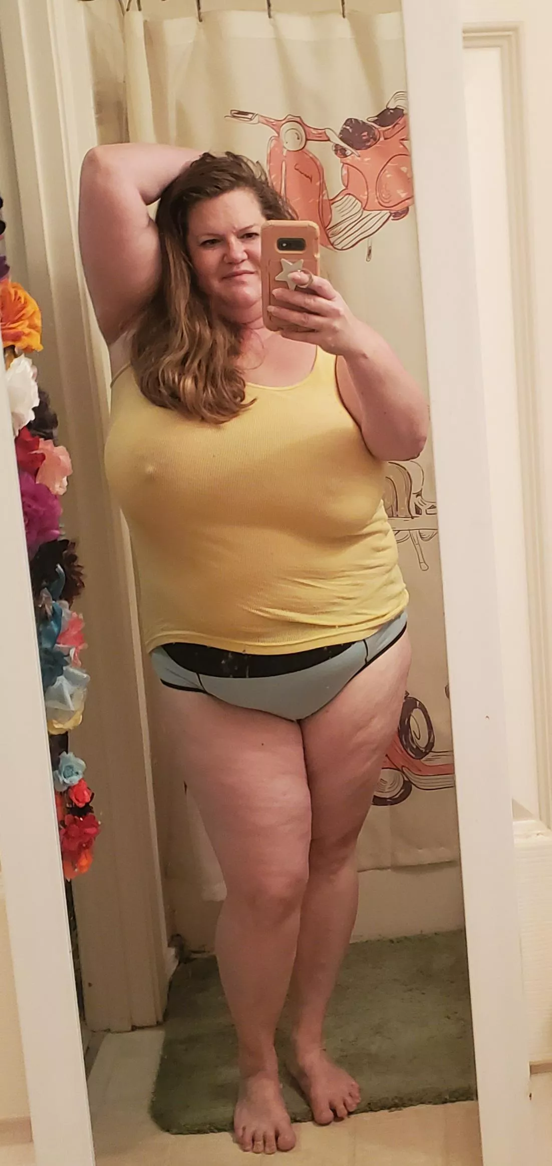 How's your Saturday night? 💛😈💋 [49F]