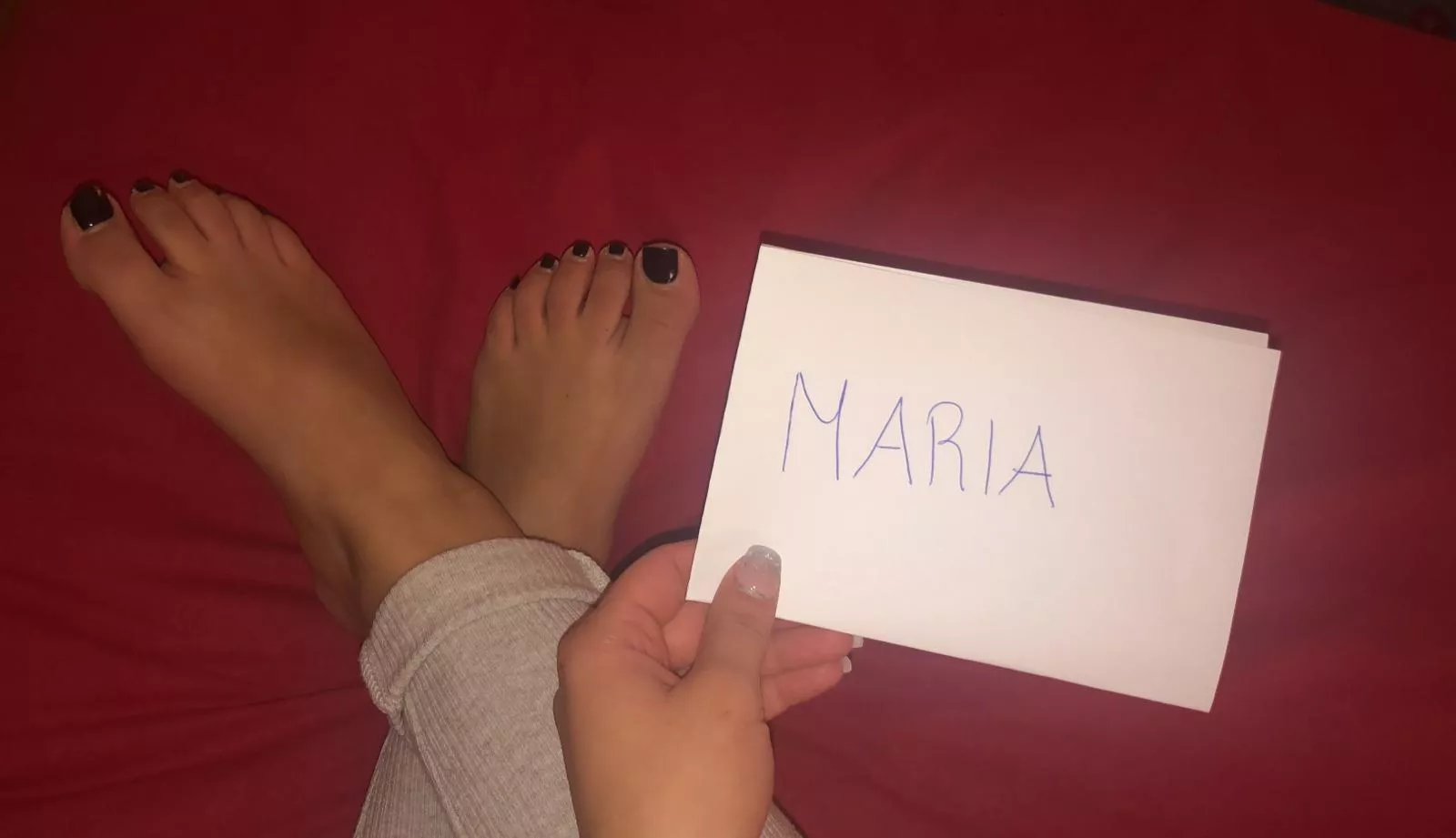 I am new, do you like my feet, DM me