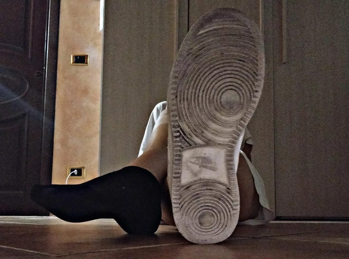 I am new here, but I bet that someone of you losers loves dirty shoes and socks ðŸ˜ðŸ¤«