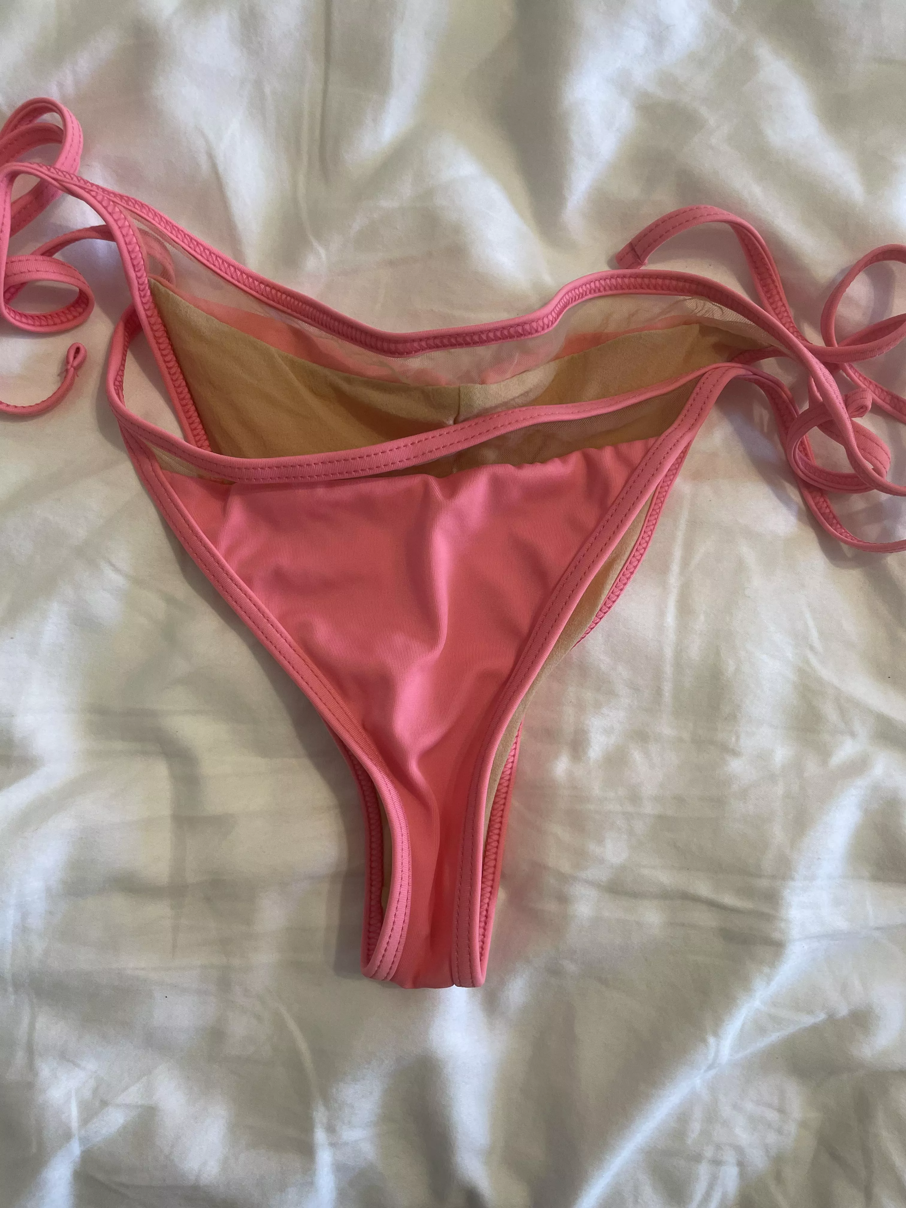 I bet my little sis (19) loves the attention when she wears this at the beach 😋