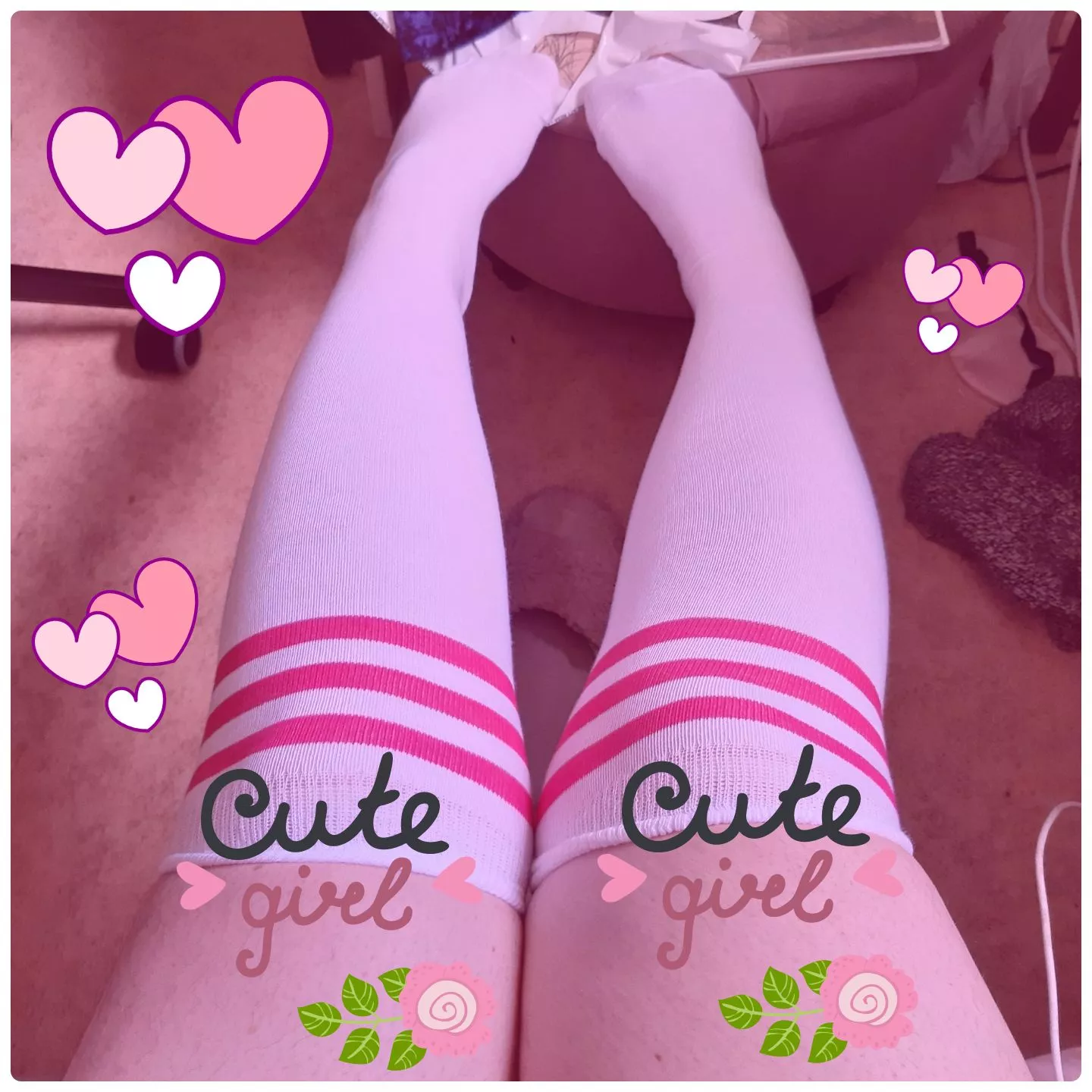 🐻 I bought a pair of super cute over-the-knee socks the other day.. 😍💖🧦So happy!