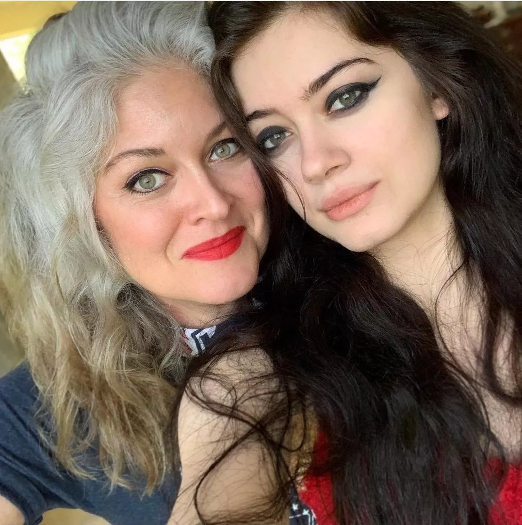 I couldn't choose if my life depended on it! Mom and daughter are both fucking gorgeous!