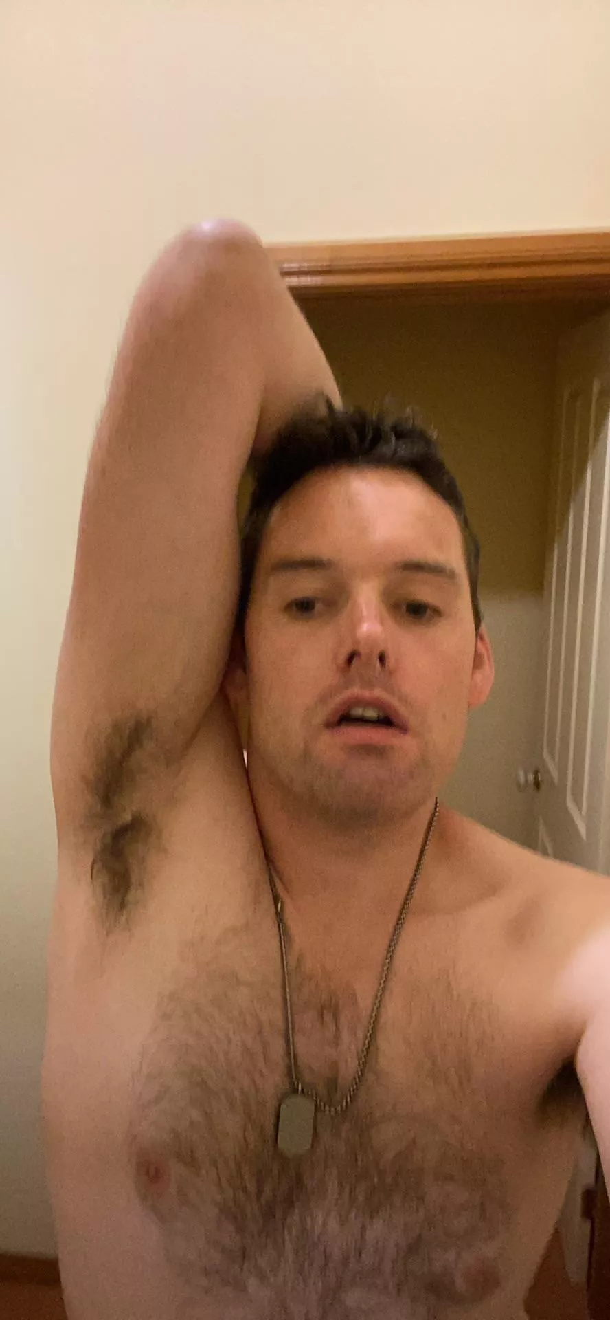 I donâ€™t know why but as a guy whoâ€™s self esteem around his body. I think having my arm behind my head showing my pits makes me slightly decent looking! Anyone agree? Or at least think this isnâ€™t that bad of a pic???