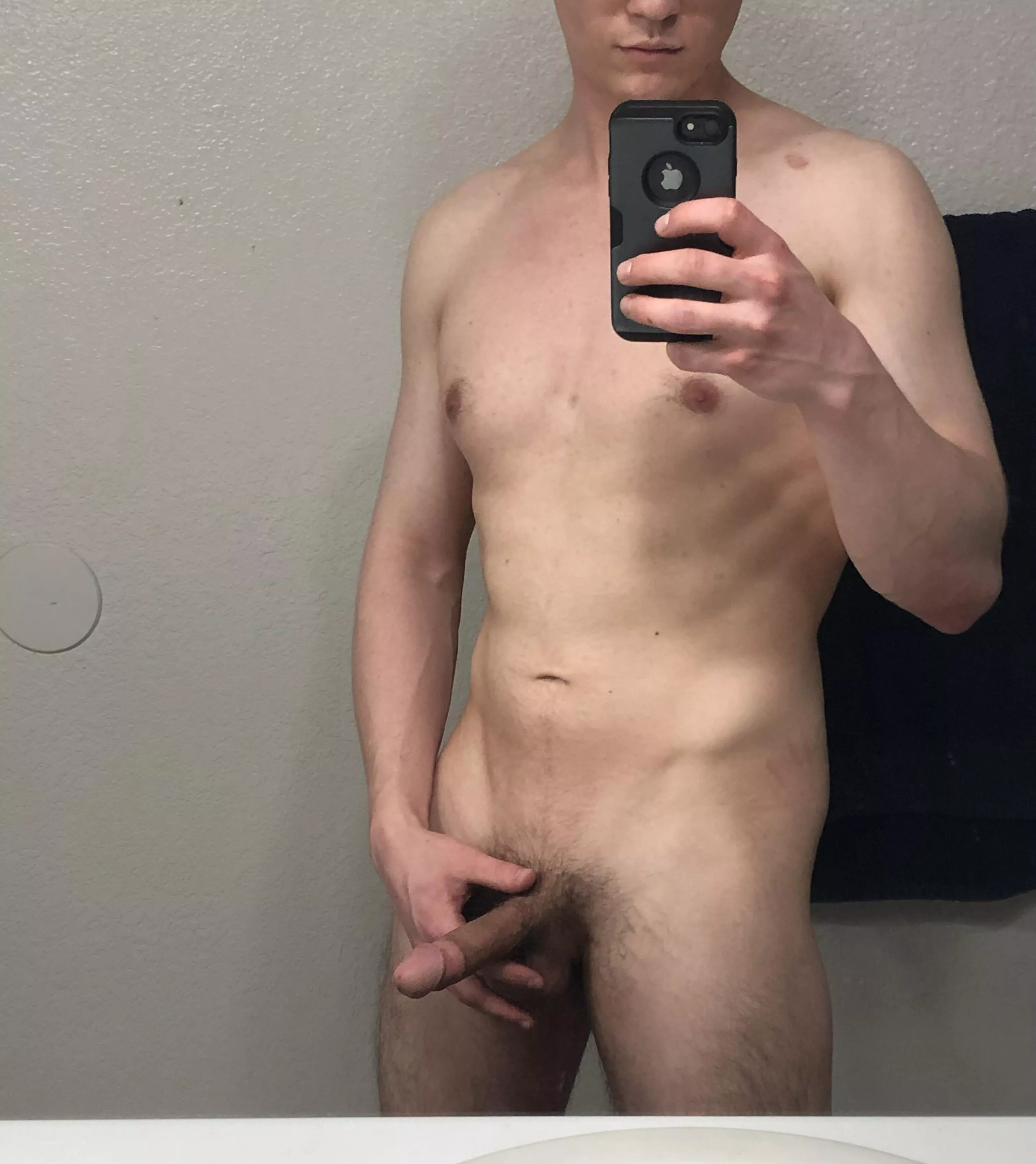 I don’t know why posting my cock makes me so horny