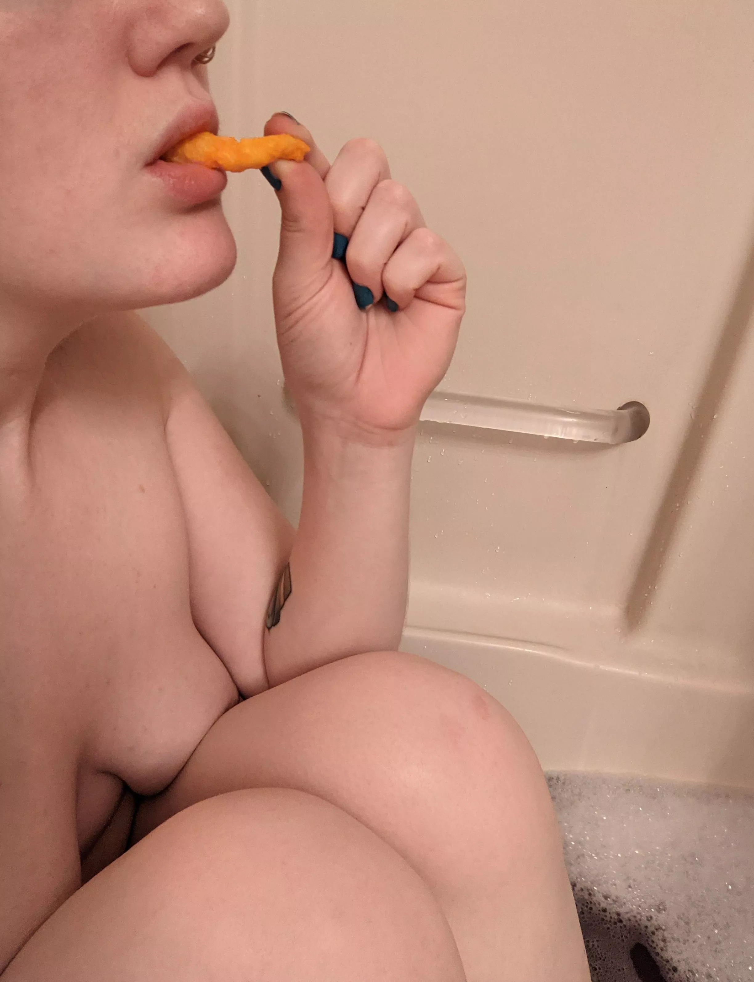 I fucking love cheezies. 😈