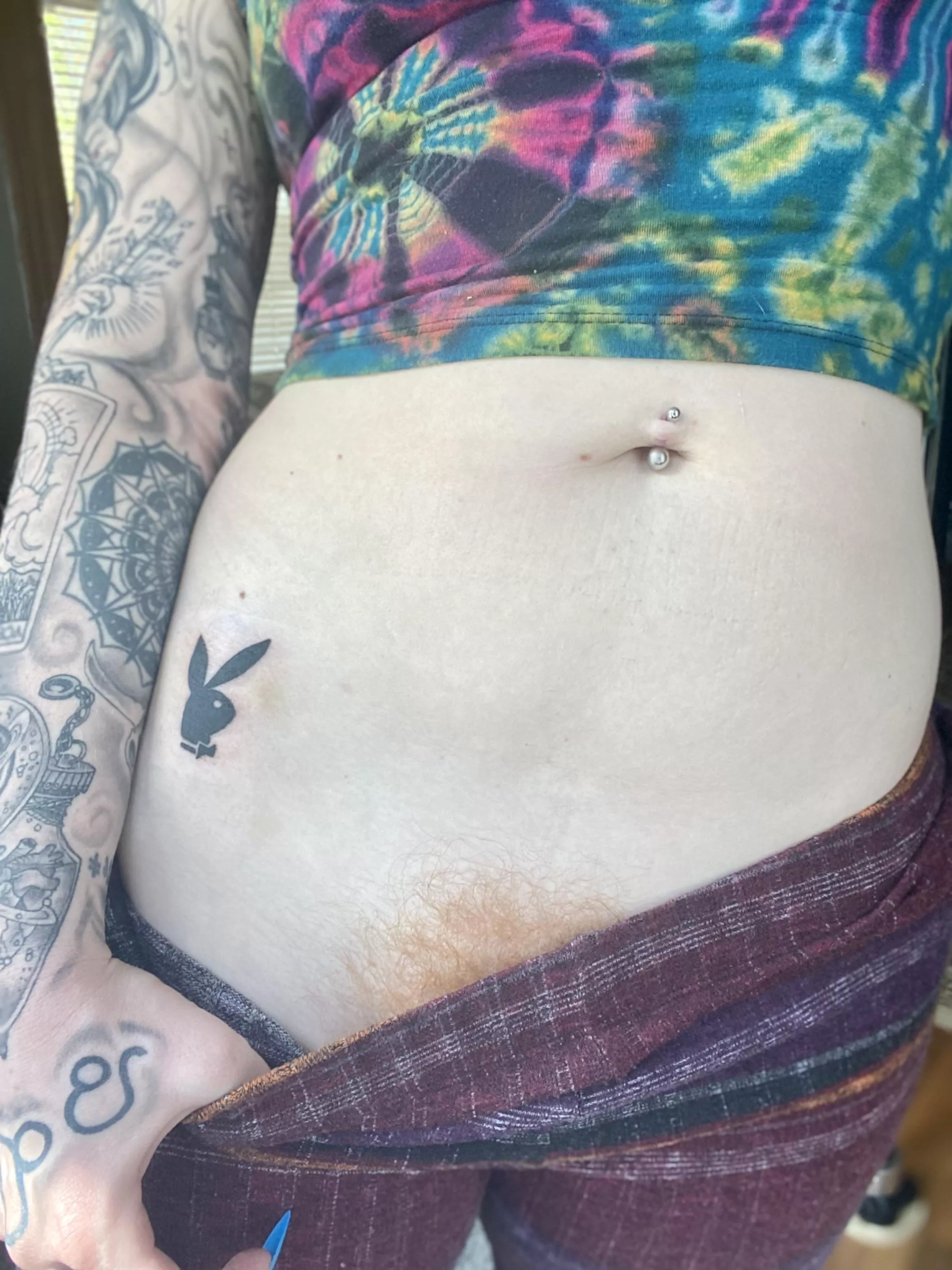 I got a sexy new tattoo right next to my firecrotch do you like it🥰🥰🥰