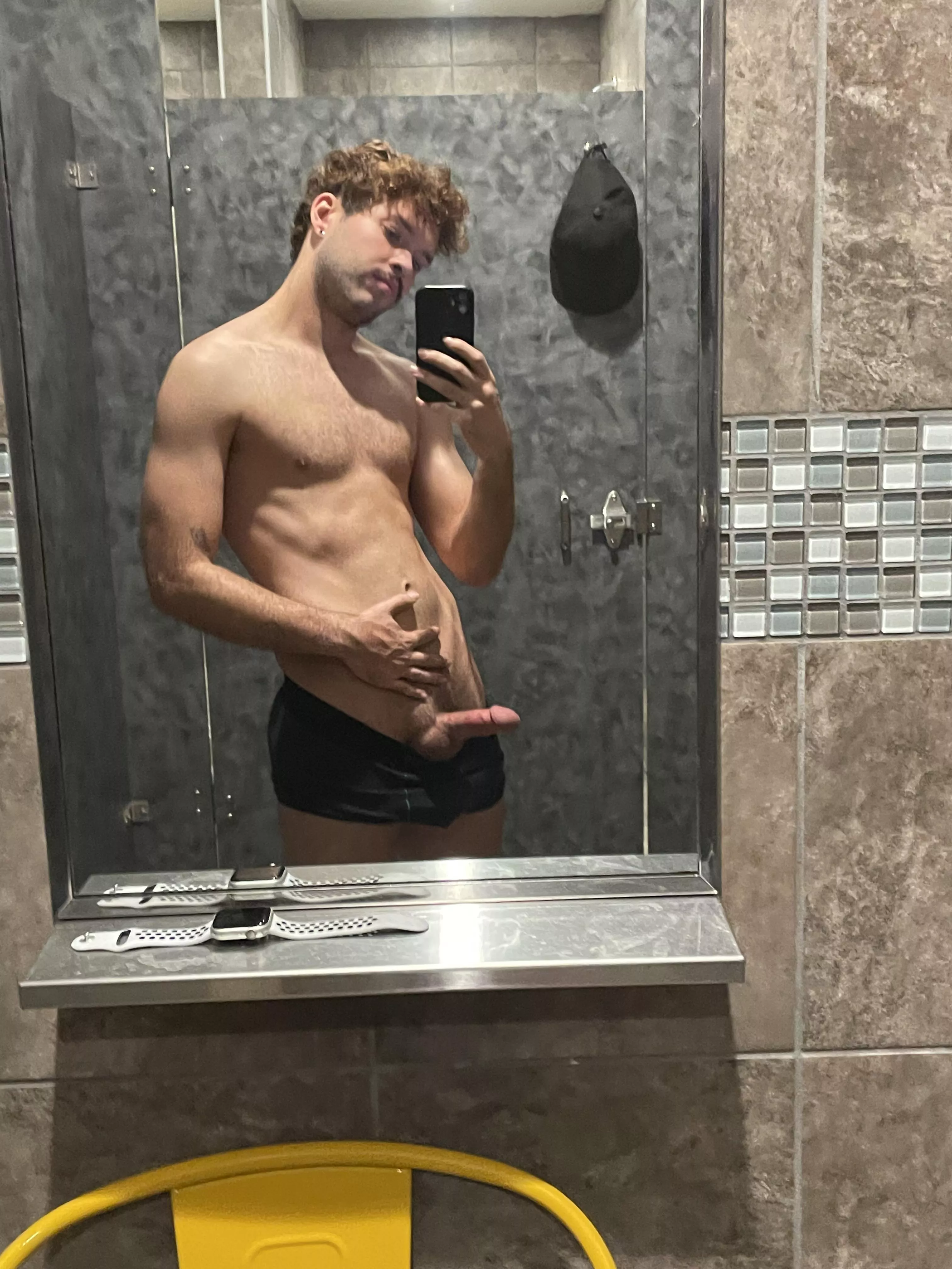 I got so fucking hard at the gym today ðŸ¥µ