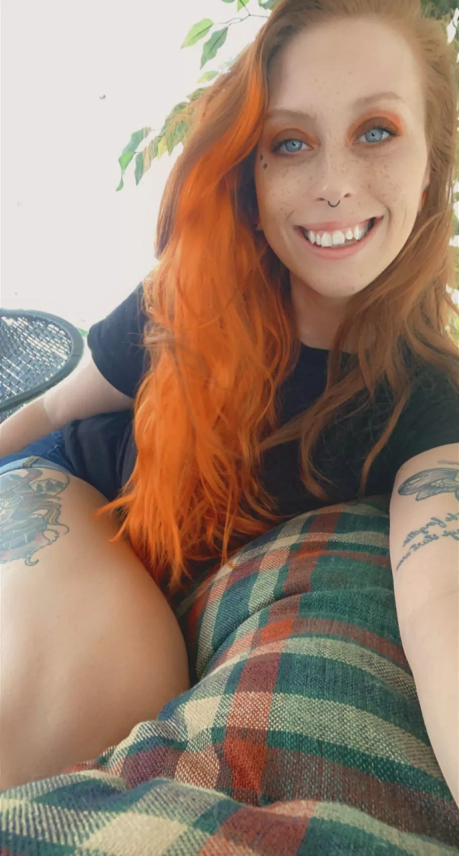 i hope everyone is having a fantastic day!! 😁🧡