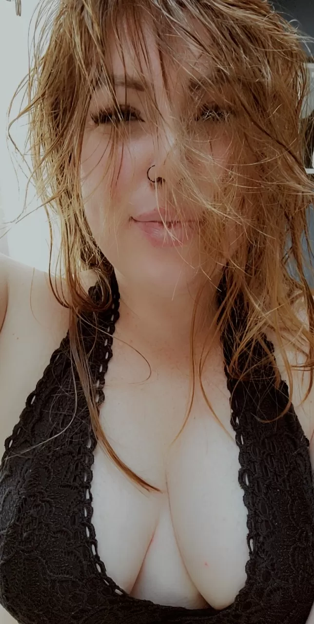 I hope you don't mind the messy hair 😌 [f]