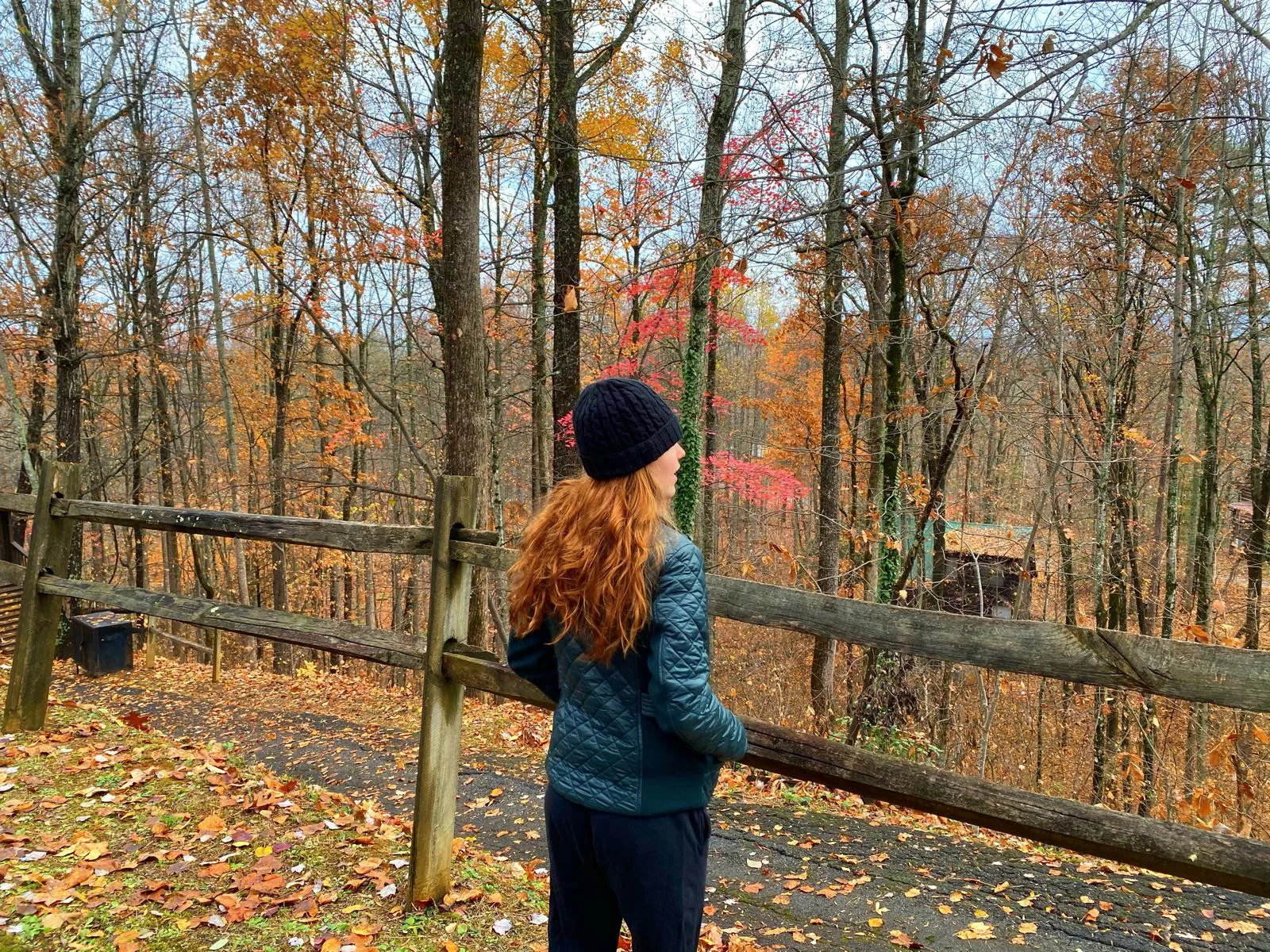 I just like the way my hair blends with the seasonal colors- happy Sunday everyone! 🧡