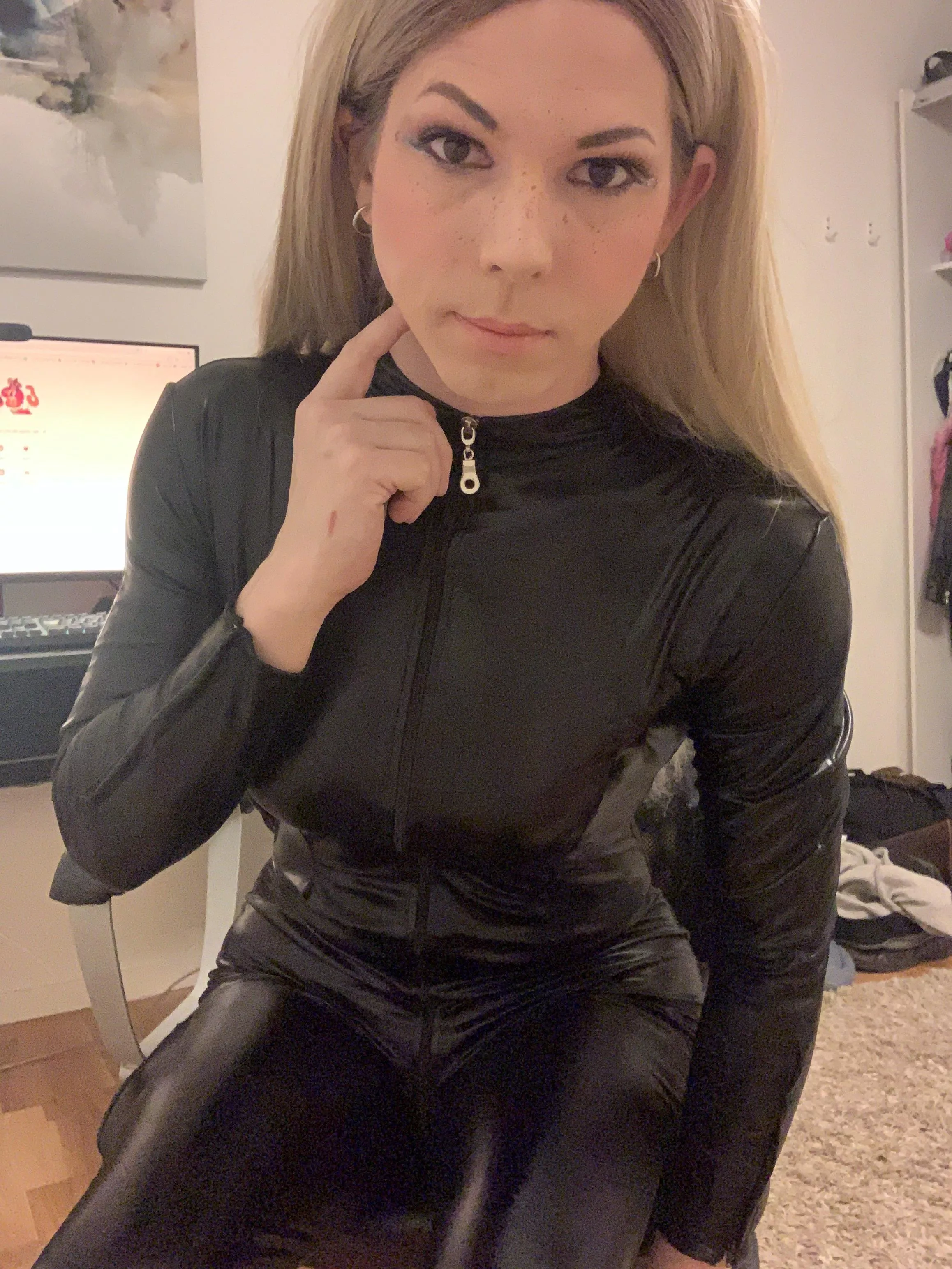 I keep forgetting i have this catsuit 🤍