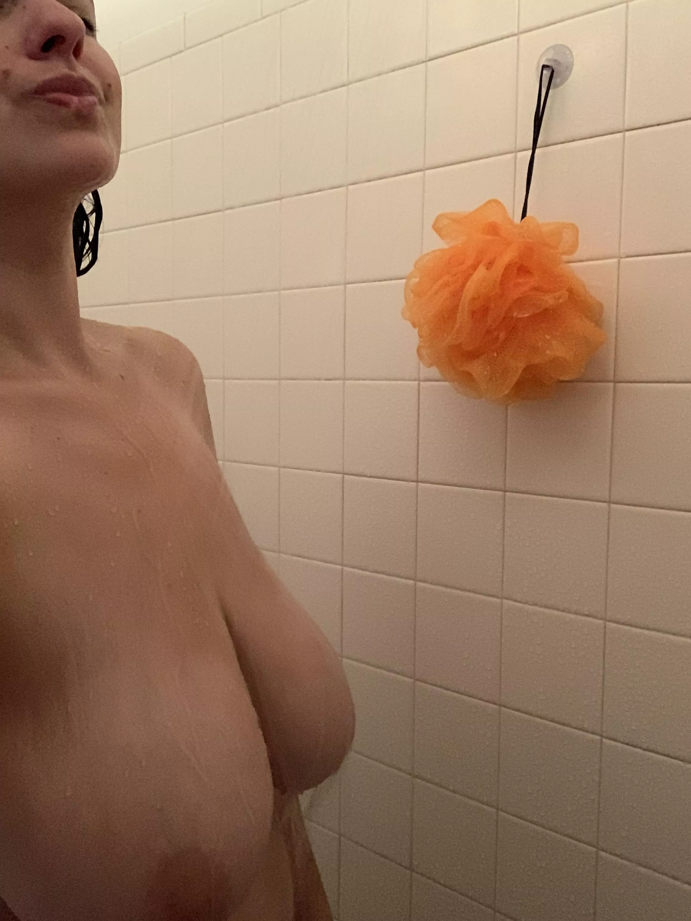 I know my boobs look good wet