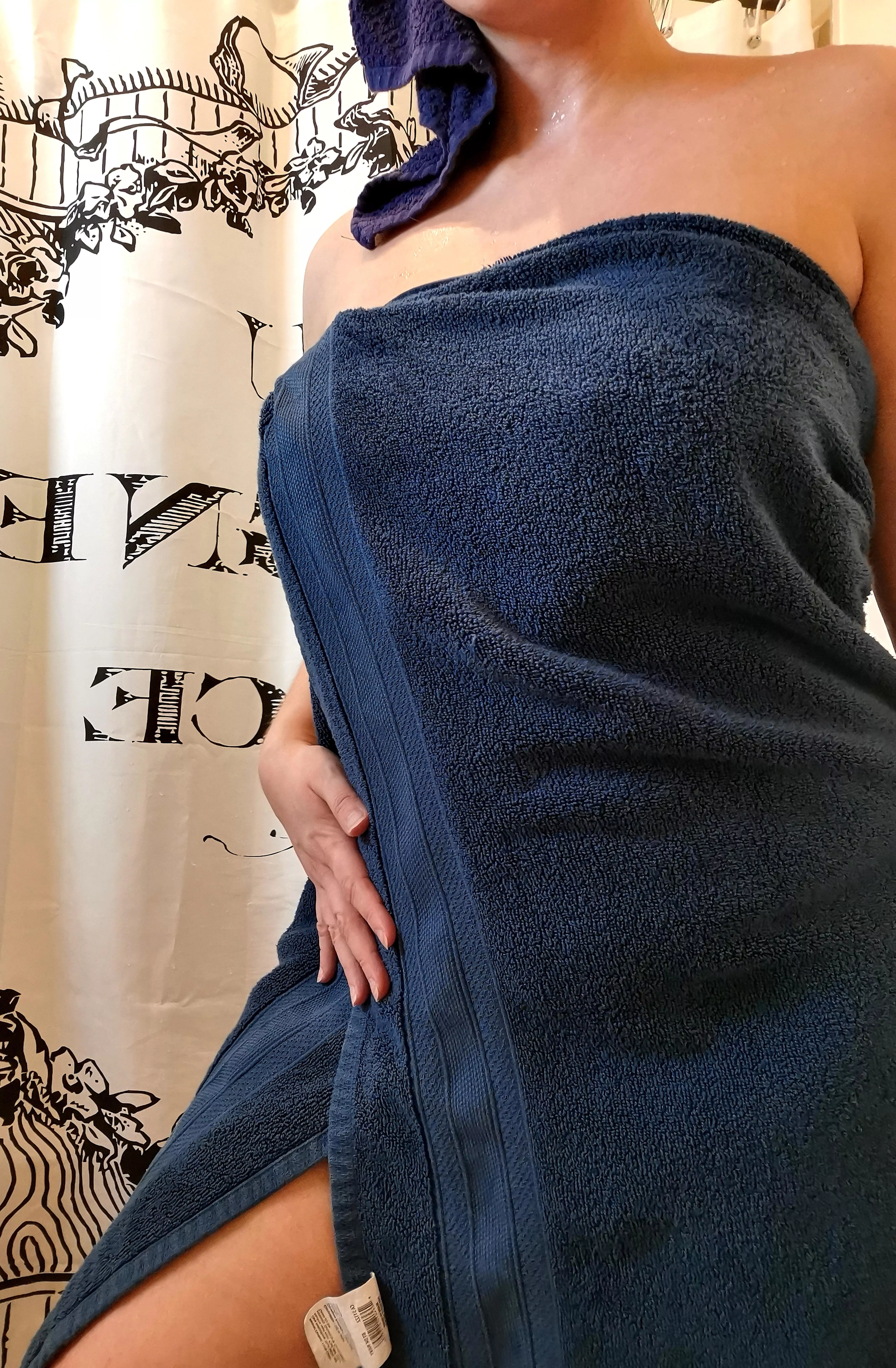 I know you all love my towel nudes... but how about lewds? ðŸ˜œ