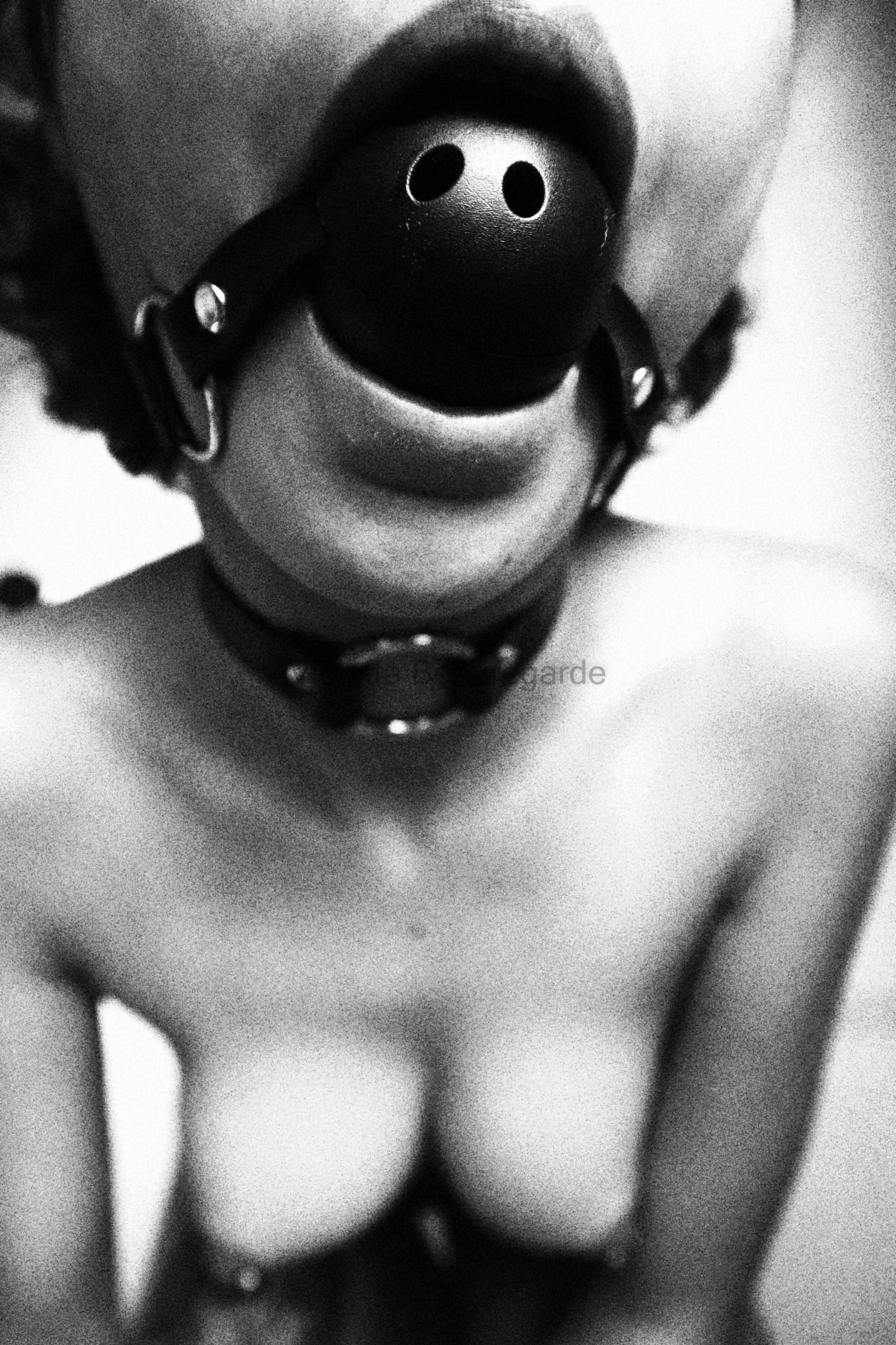 I love black and white [f]or kinky pictures