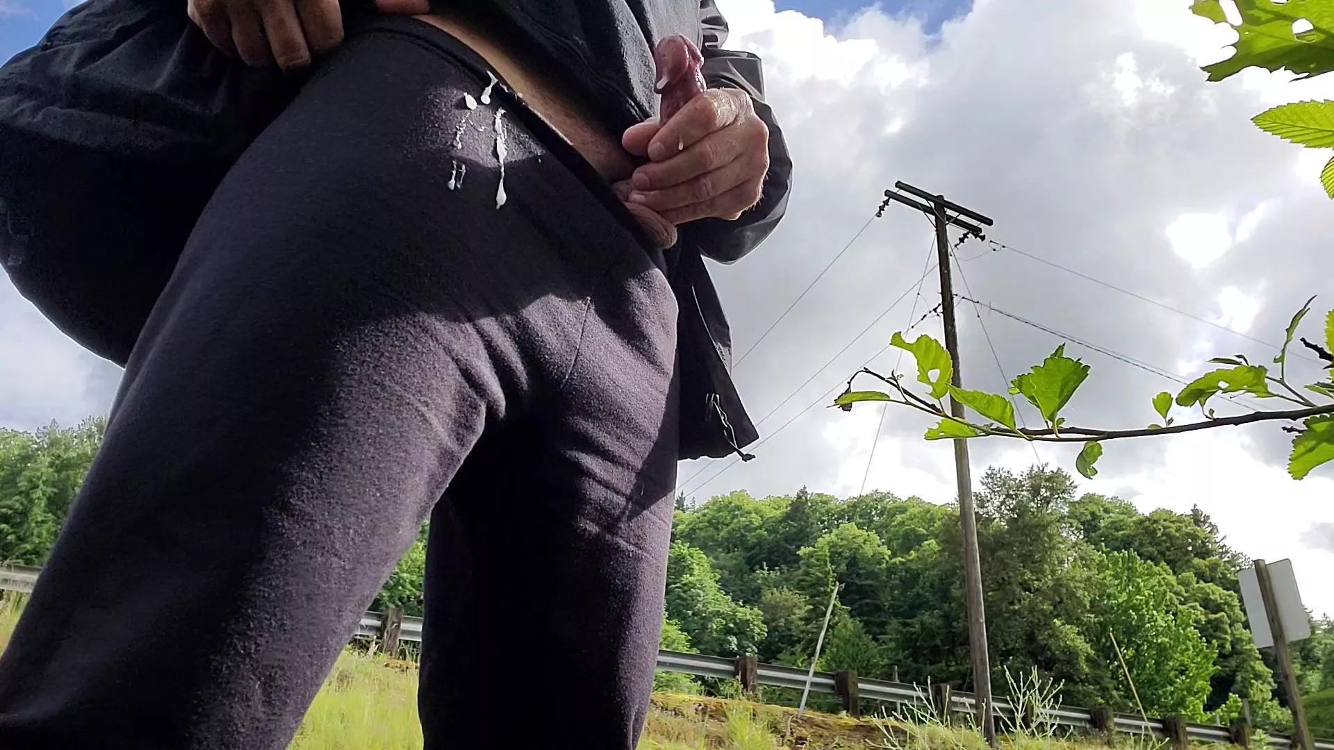 I love cumming on myself in public