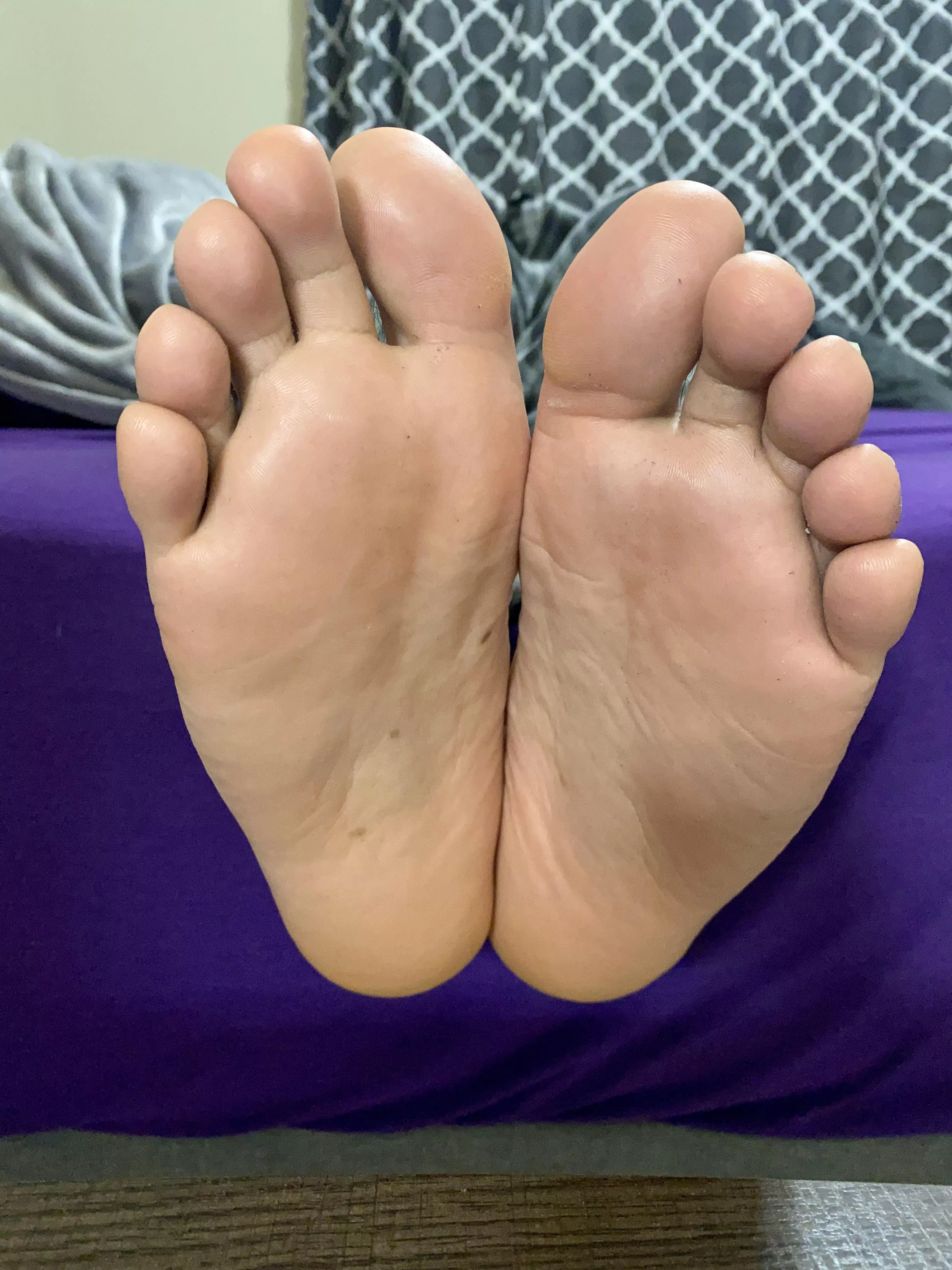 I love feet! Here’s my size 11s