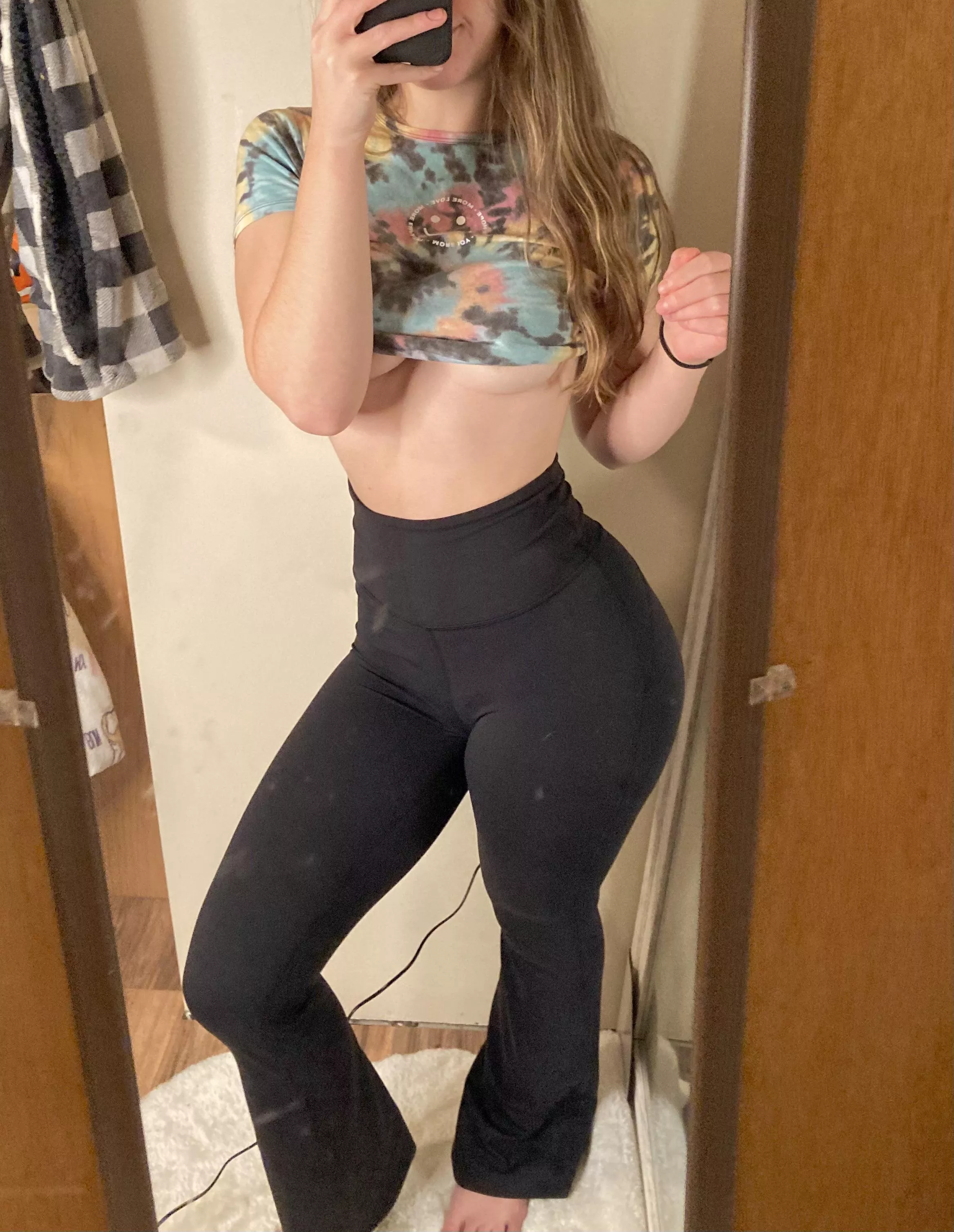 i love leggings but yoga pants are my favorite😍 what do you think?