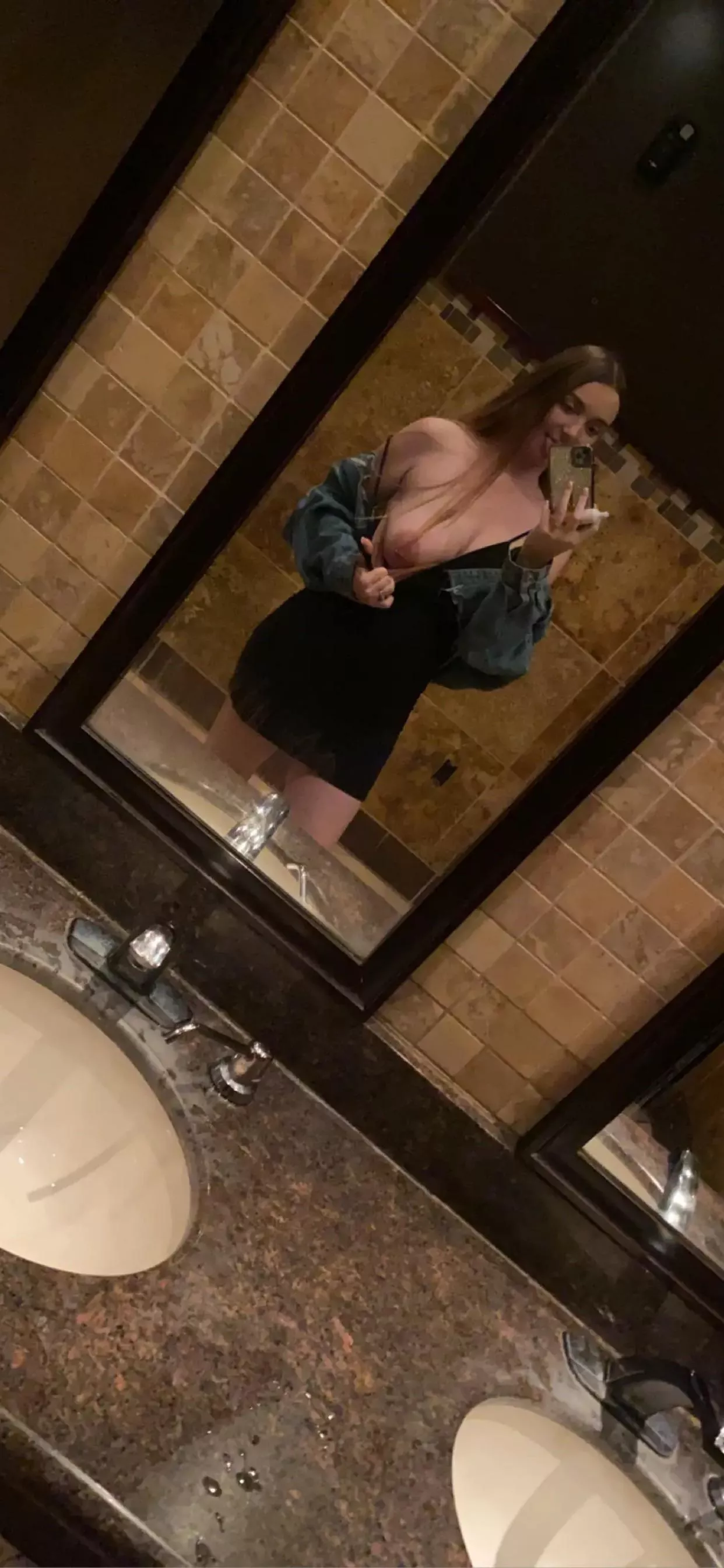 i love taking pics in the public bathroom like this!